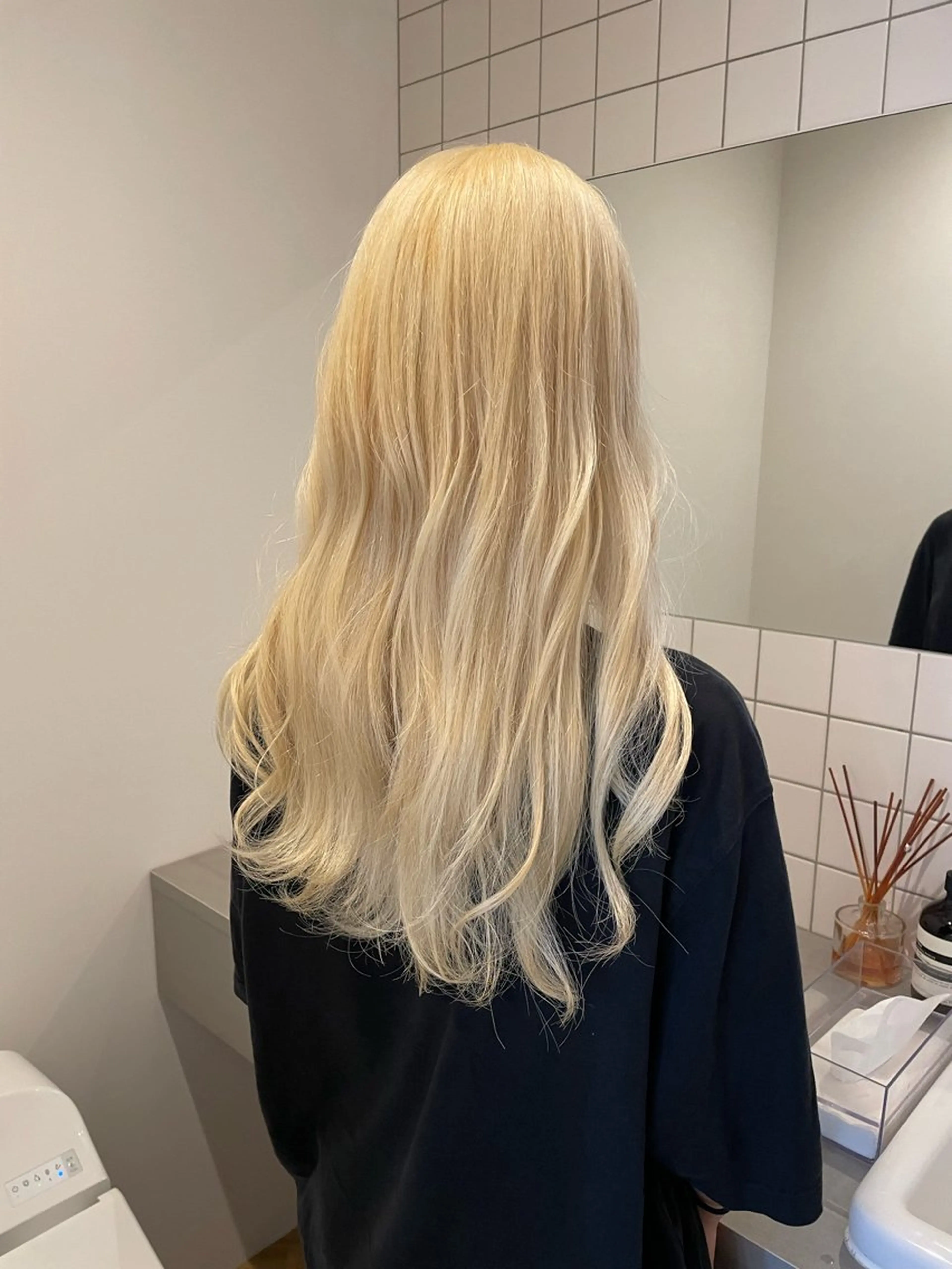 ロング カラー ヘアカラー トリートメント カットモデル/ ハイトーン/ゆうあのヘアスタイル