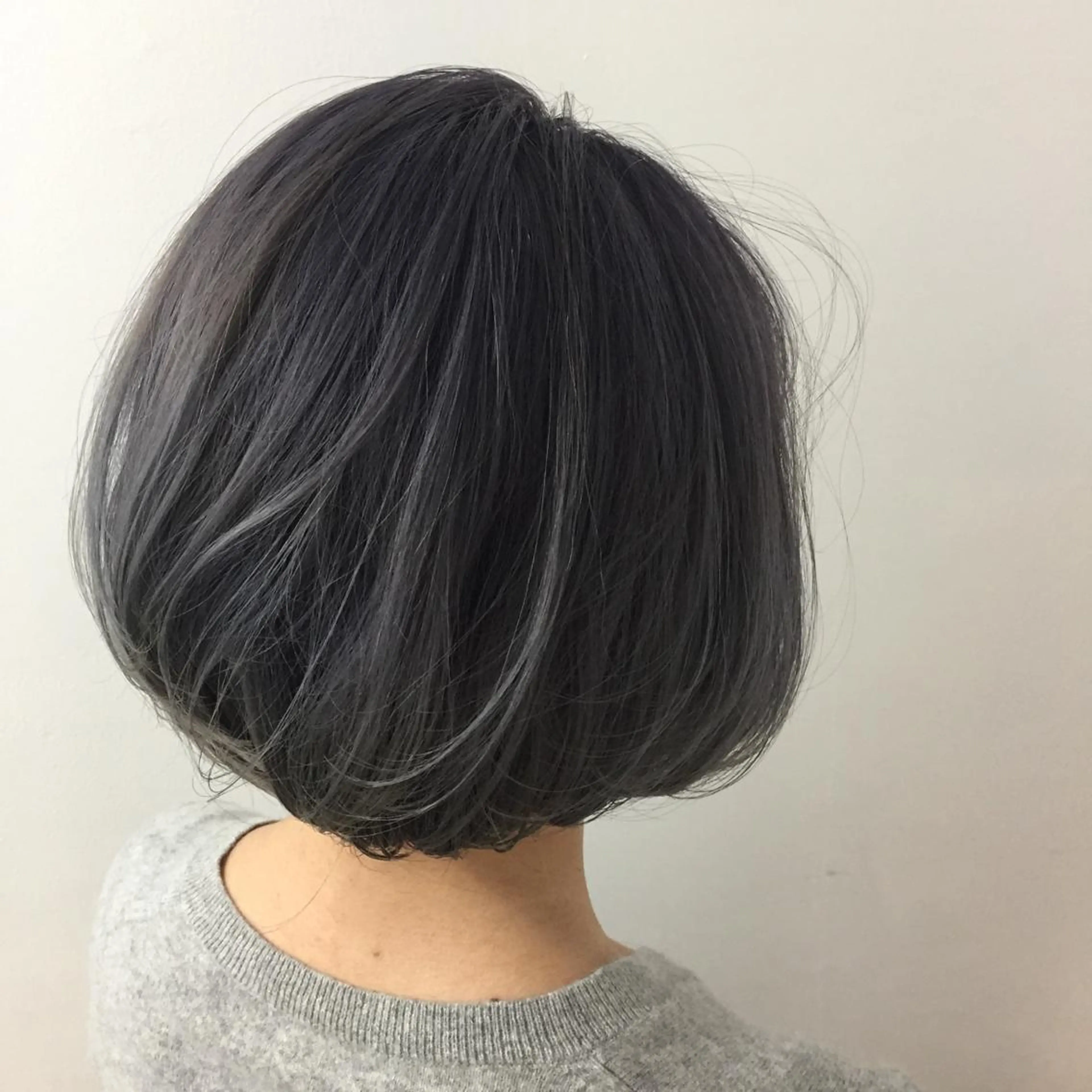 ショート カラー グレージュ ラベンダーカラー ラベンダーグレージュ ラベンダーグレー 髙田　健治 (ケンジ)のその他イメージ