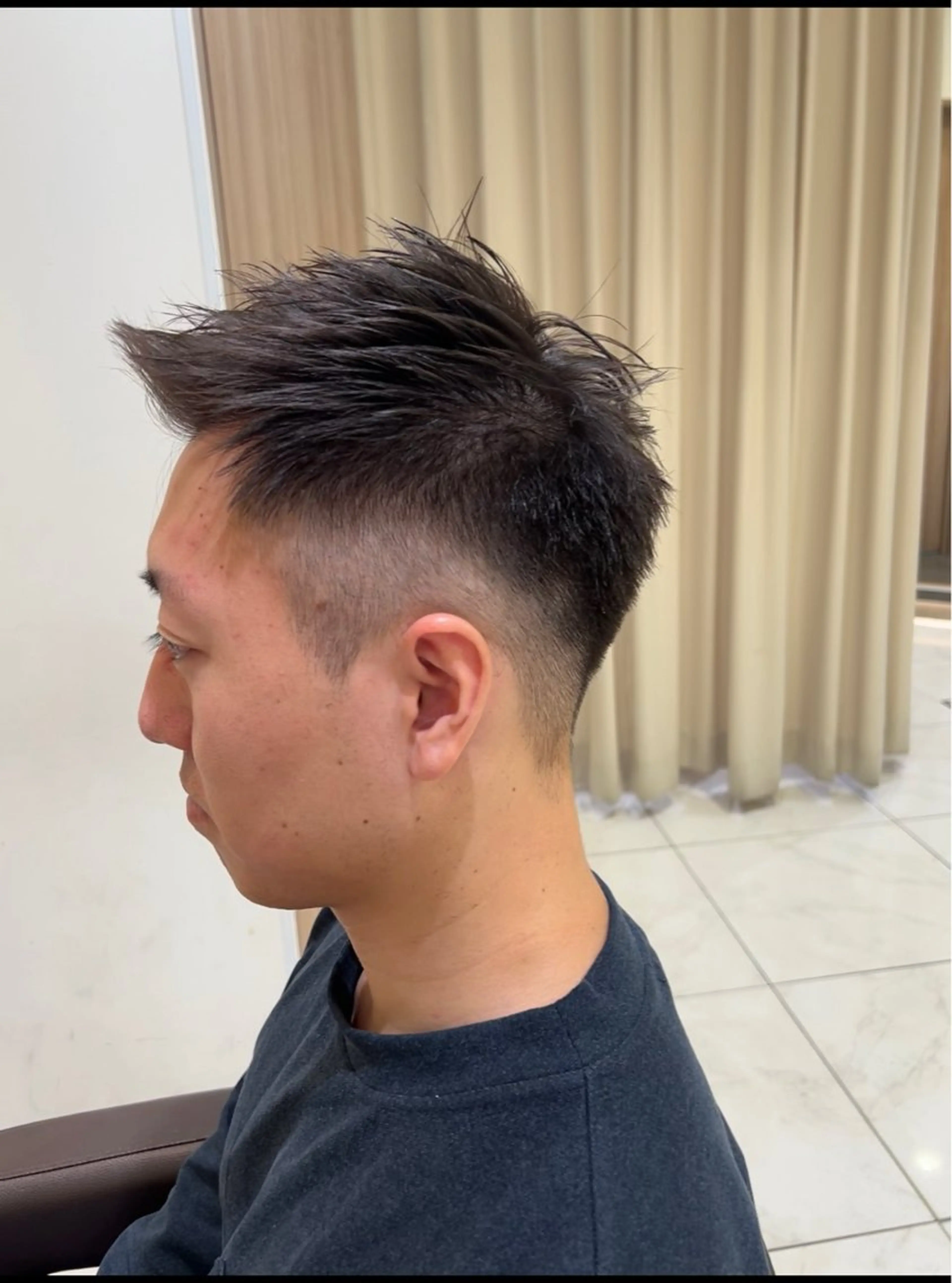 ショート メンズ ハイトーン/レイヤー 藤田健太郎のヘアスタイル