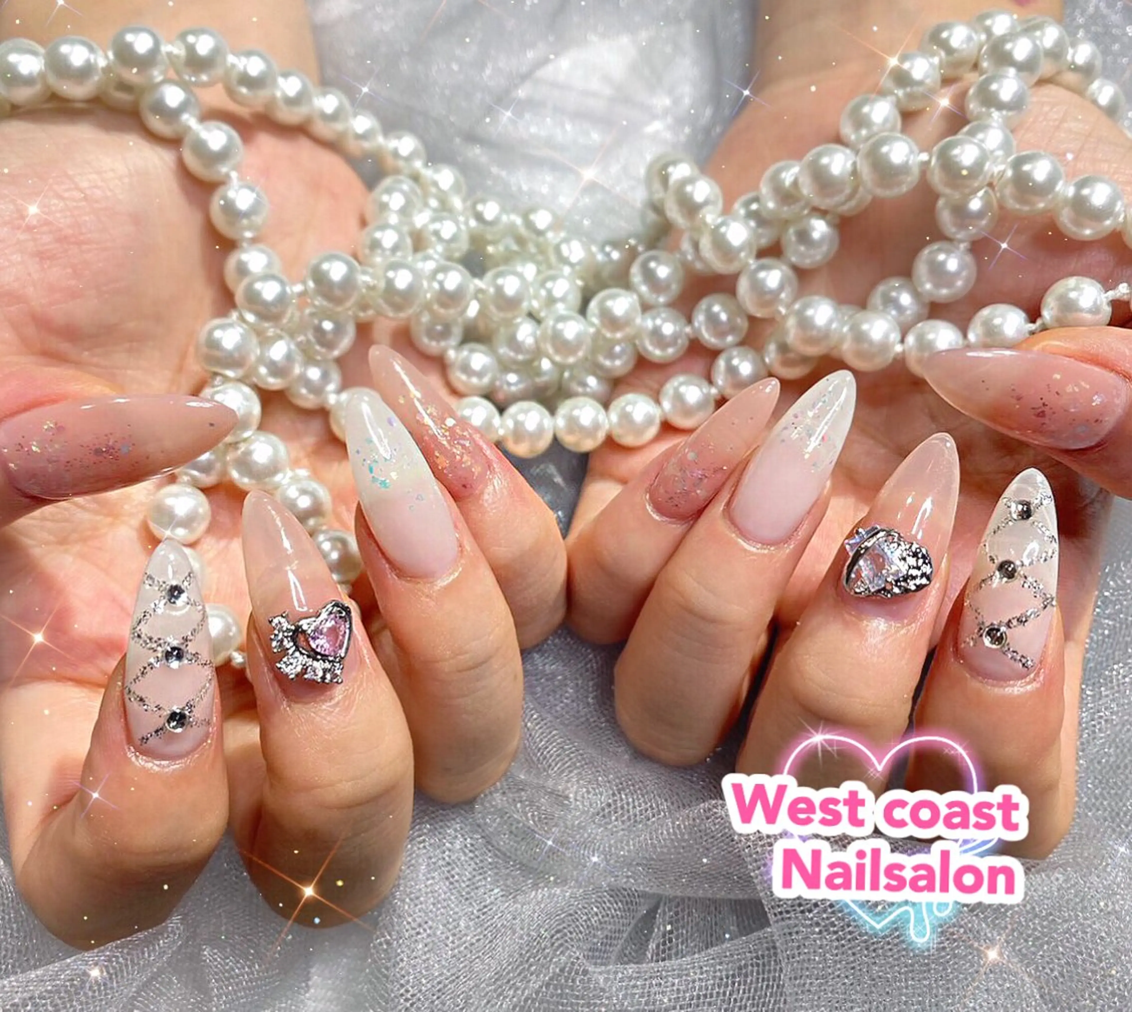 ネイル ハンドネイル リボン、ガーリー パーツ放題専門店のネイルデザイン