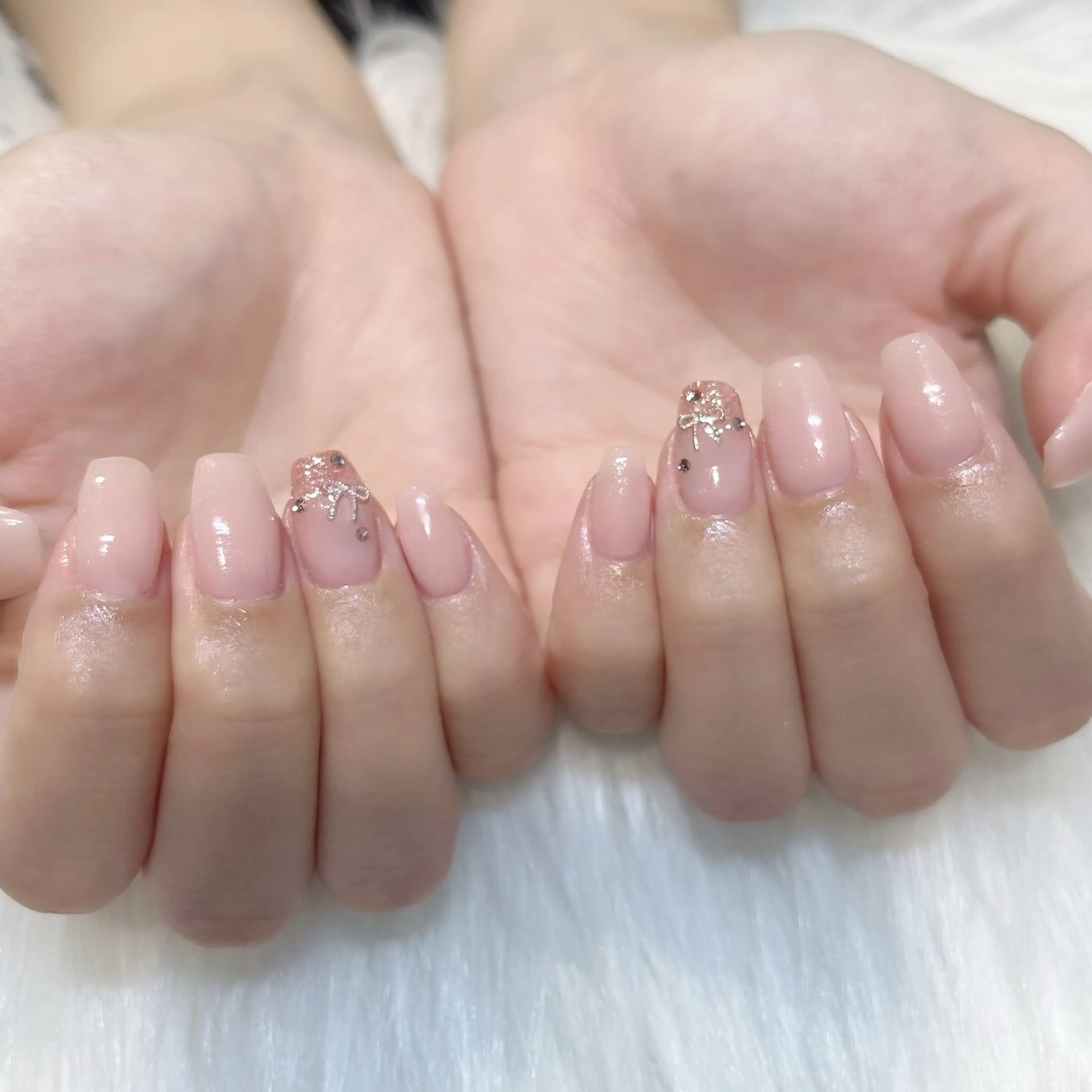 ネイル アートネイル ガーリー 韓国ネイル ラメ(グリッター) ラメグラデーション KOKONA 🎀のネイルデザイン