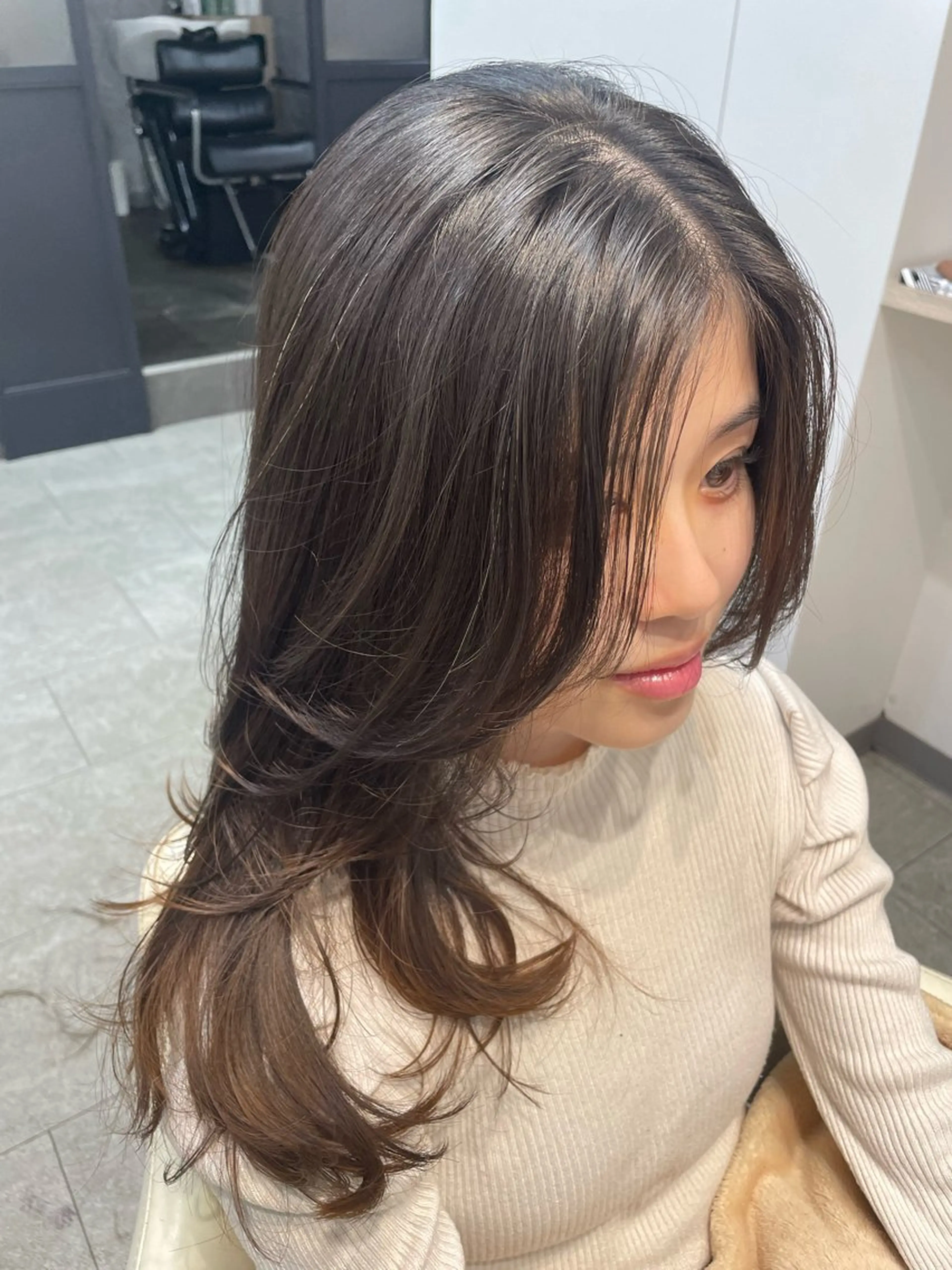 ロング レイヤーカット neaf【六本木】所属・愛され/ミディアム 六本木/佐藤ゆり🎀のヘアスタイル