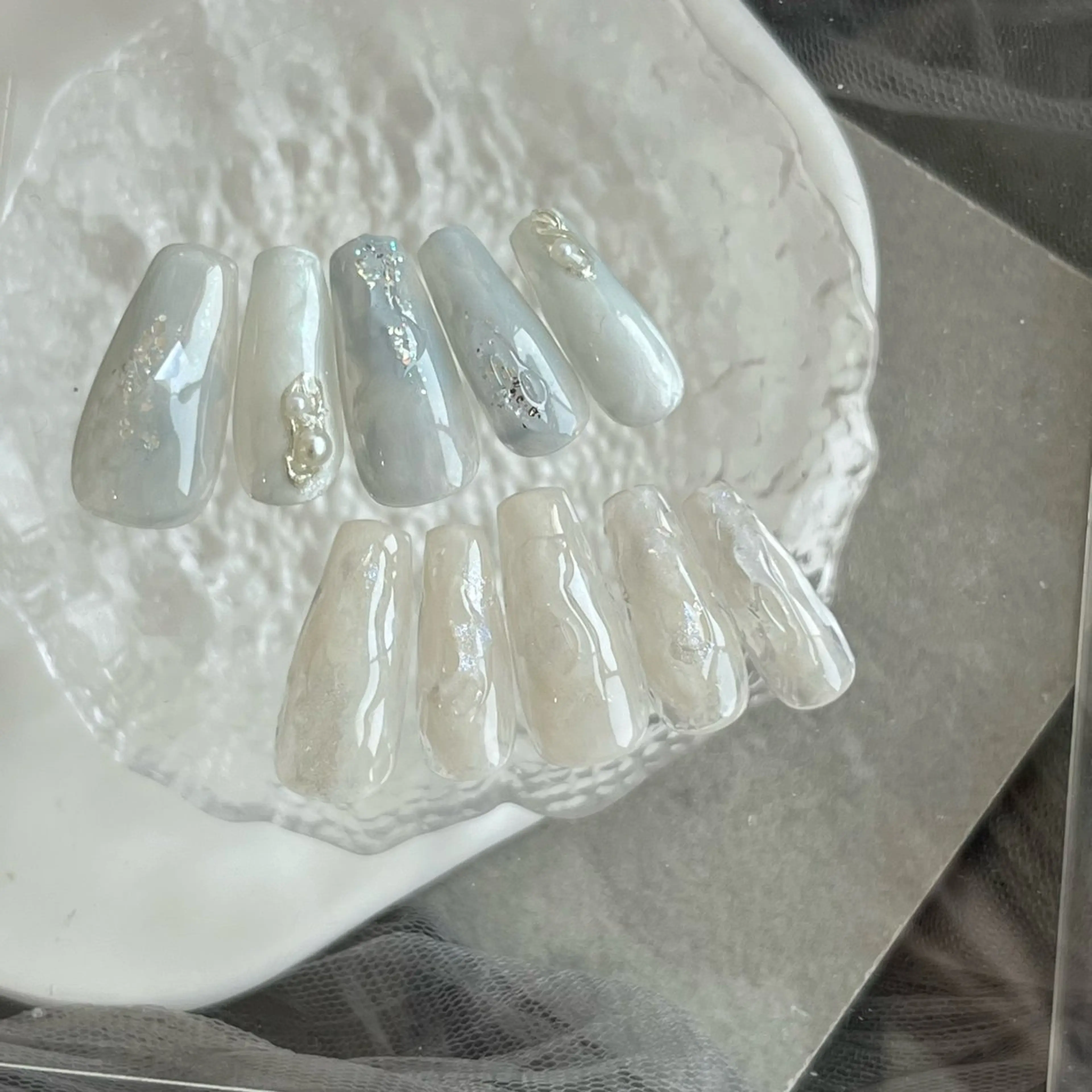 ネイル ハンドネイル Ray. ちゅるん系ニュアンスのネイルデザイン