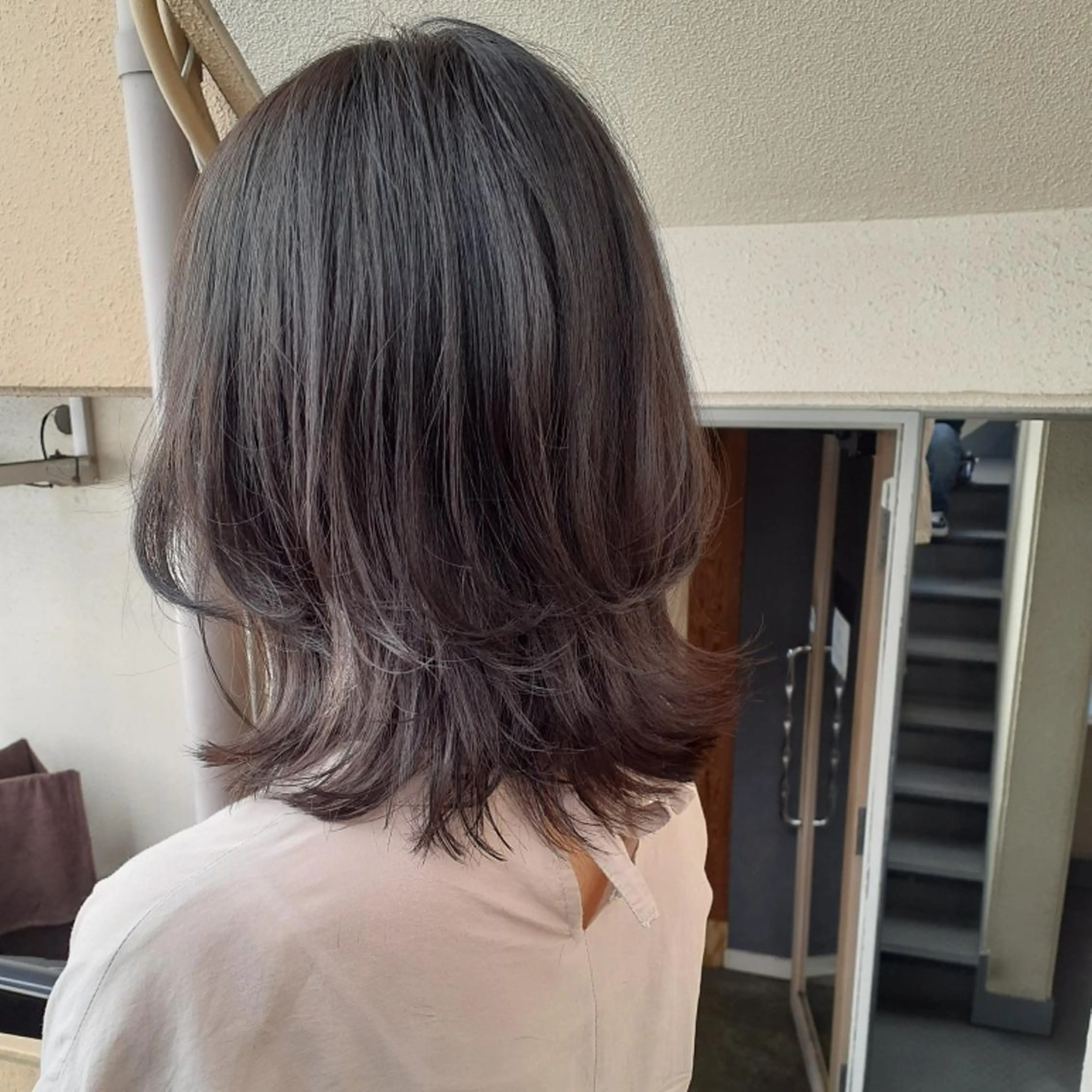 ミディアム カラー アッシュ アッシュグレー アッシュグレージュ ブリーチ 透明感カラー カット ヘアカラー トリートメント 🔳髪質改善🔳 岡本陽のヘアスタイル