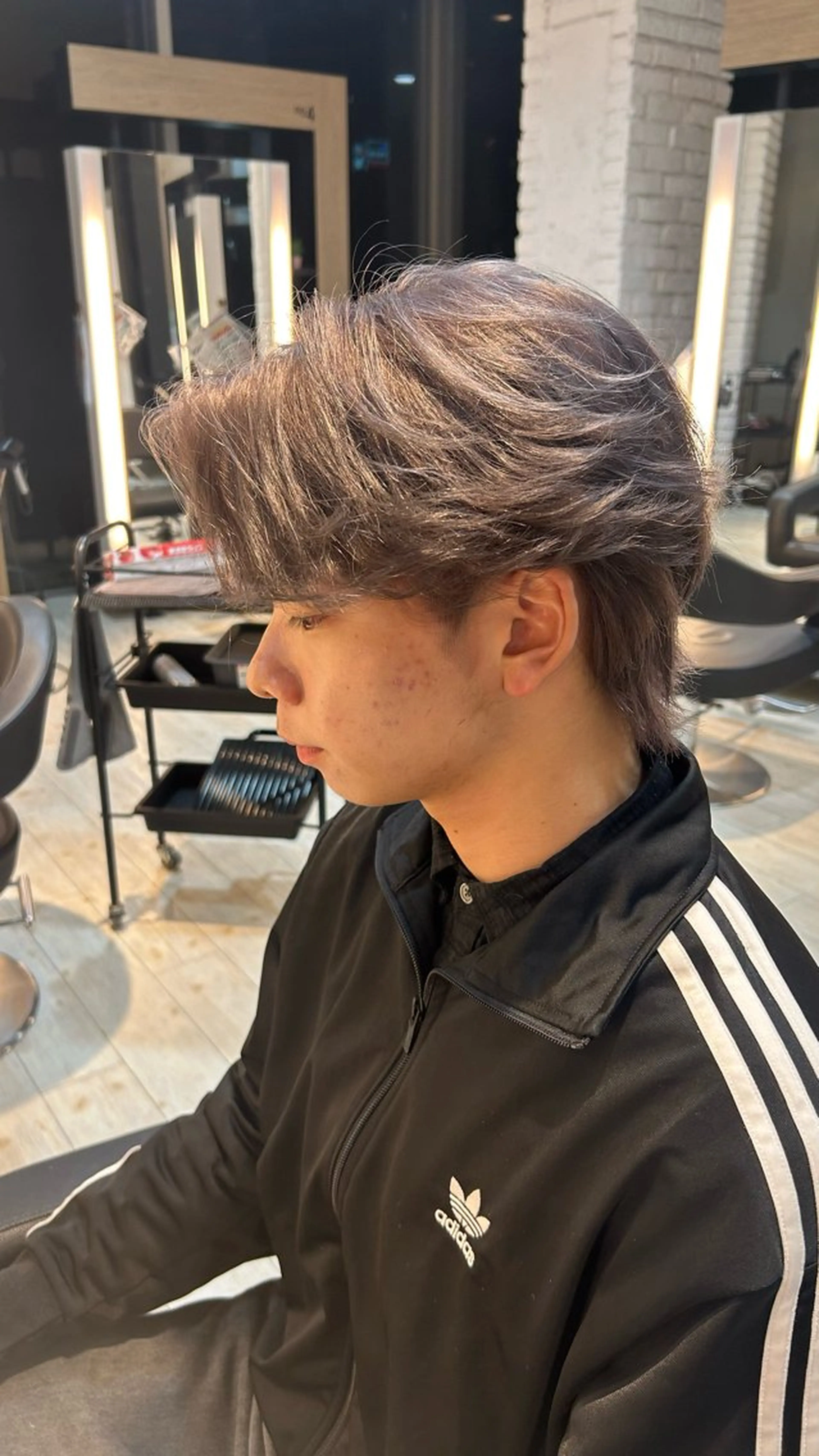 カラー メンズ メンズブリーチ ブリーチ ラベンダーカラー シルバー カット ヘアカラー トリートメント 有働由良／ハイトーン ／韓国メンズヘアのヘアスタイル