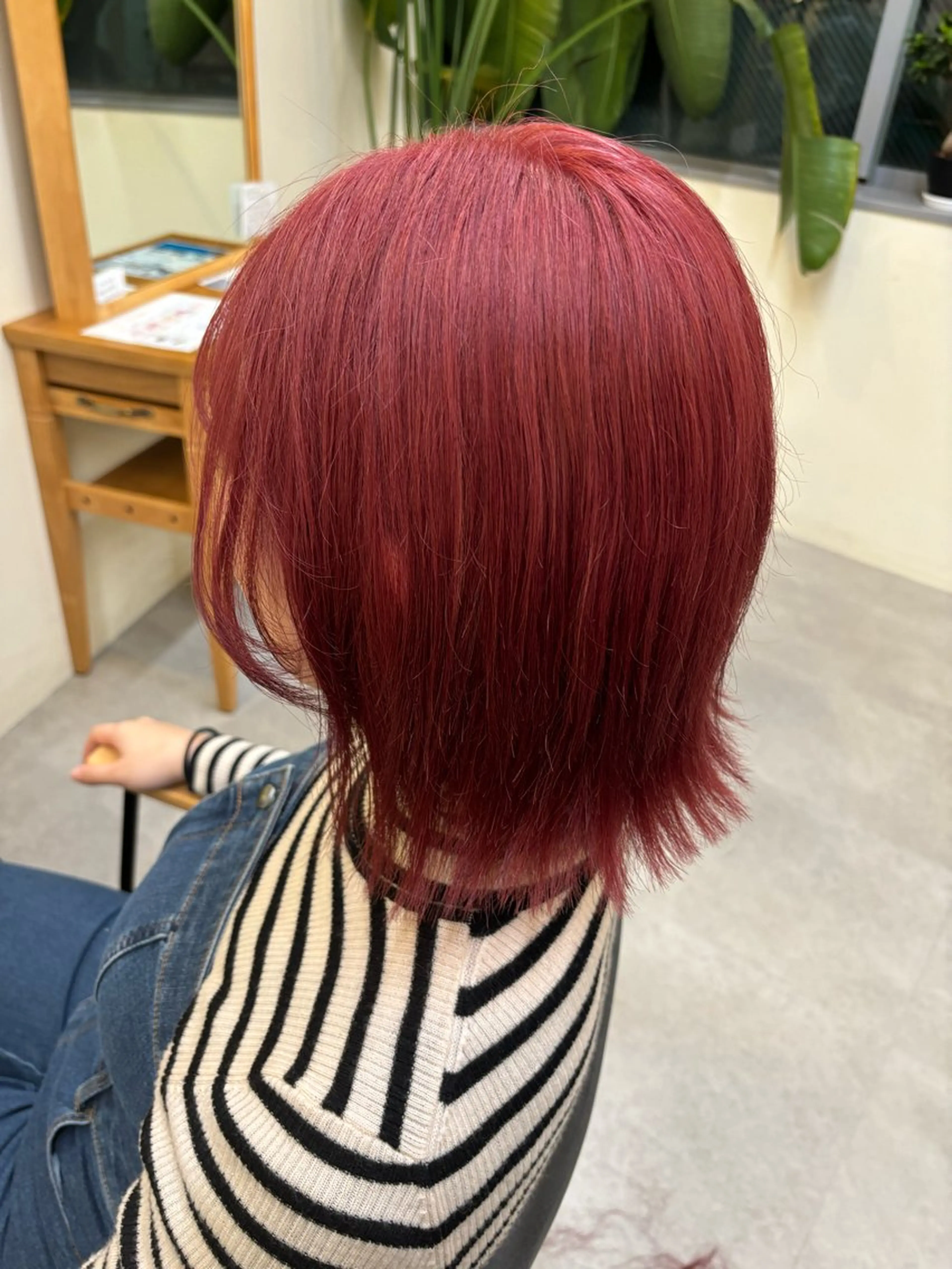 ミディアム 勝海 絢音のヘアスタイル