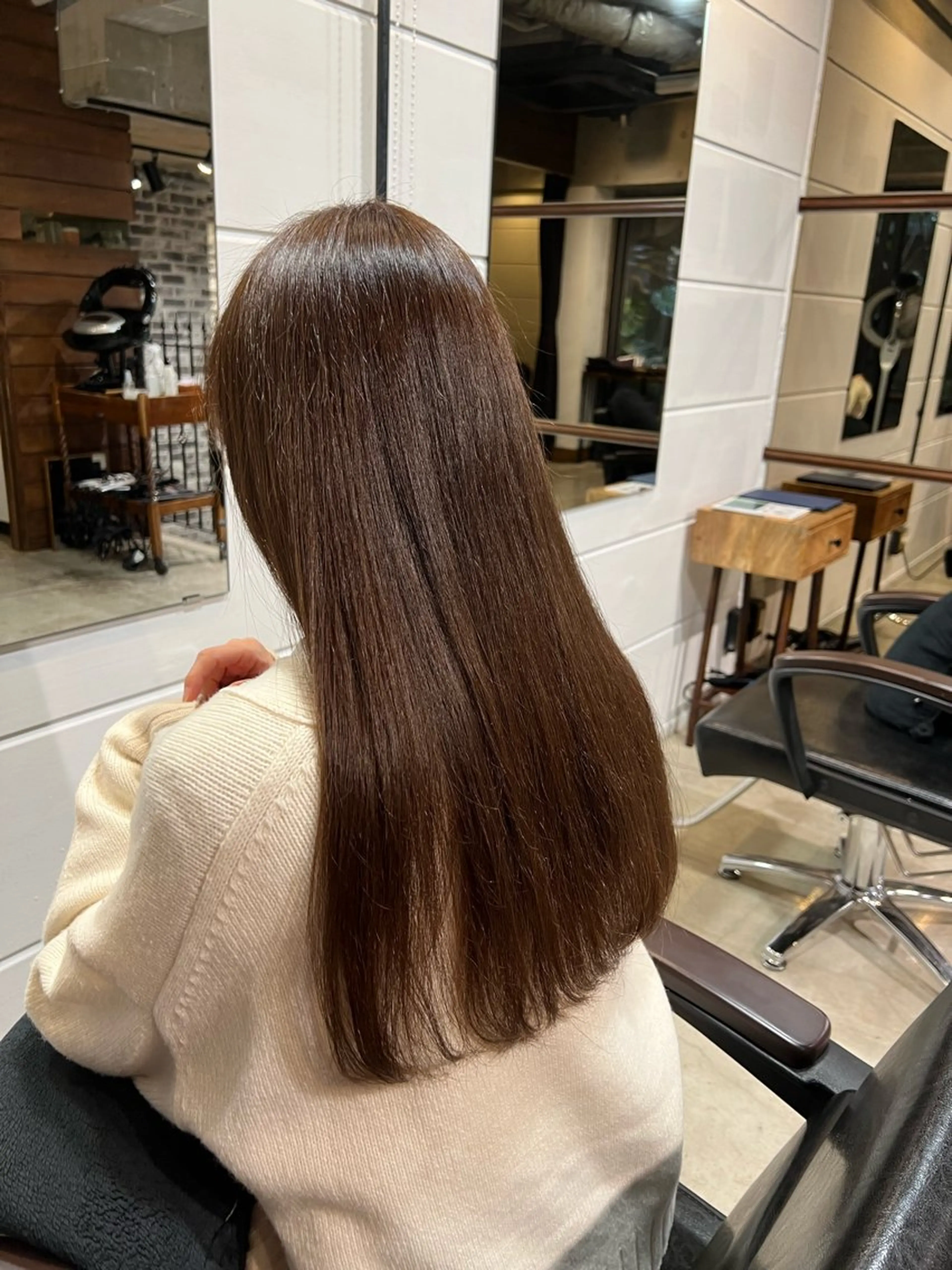 ロング パーマ×透明感カラー MIOのヘアスタイル