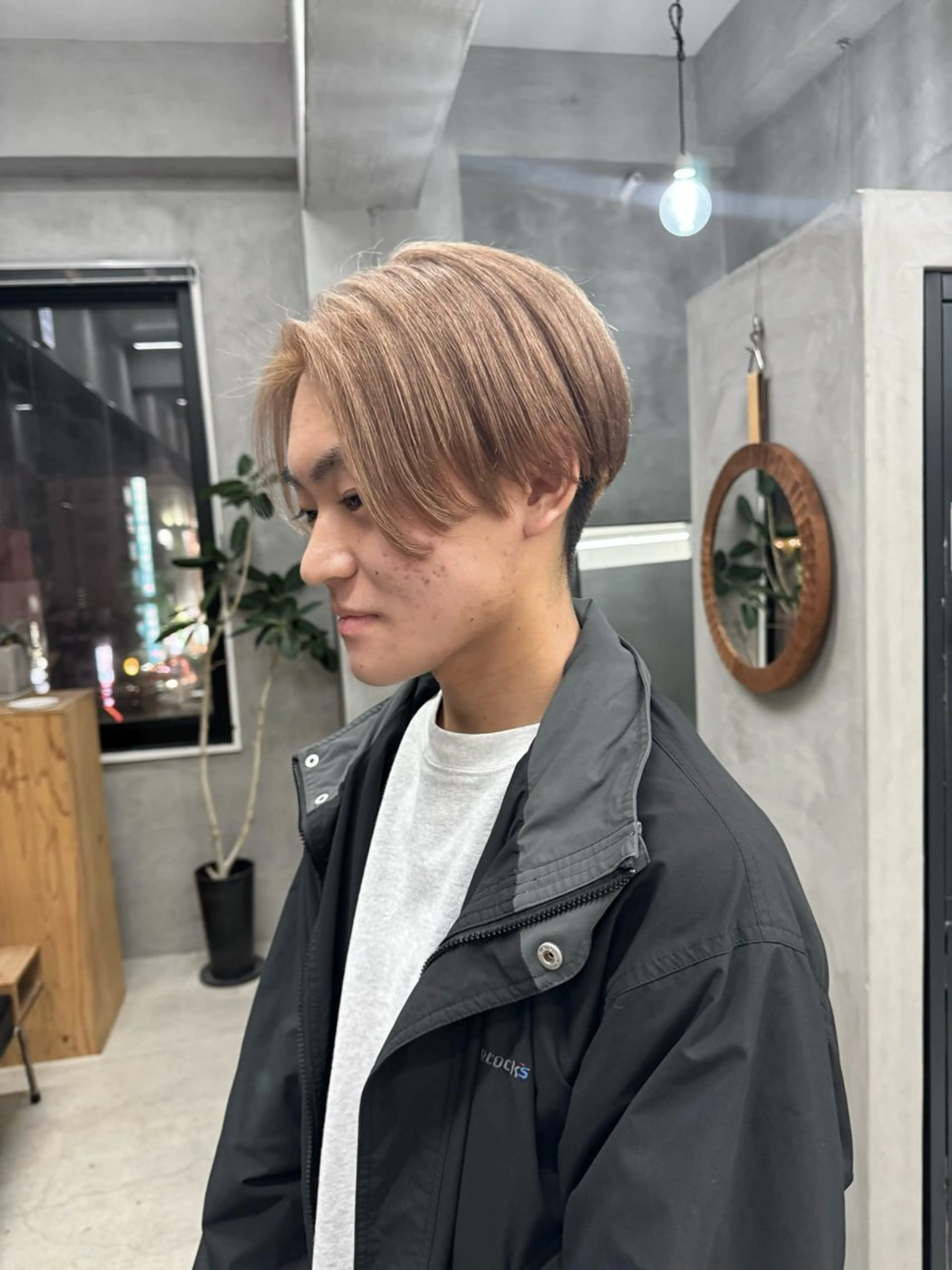 ショート カラー メンズ メンズブリーチ ブリーチ ダブルカラー tetohair ありもとみゆのヘアスタイル