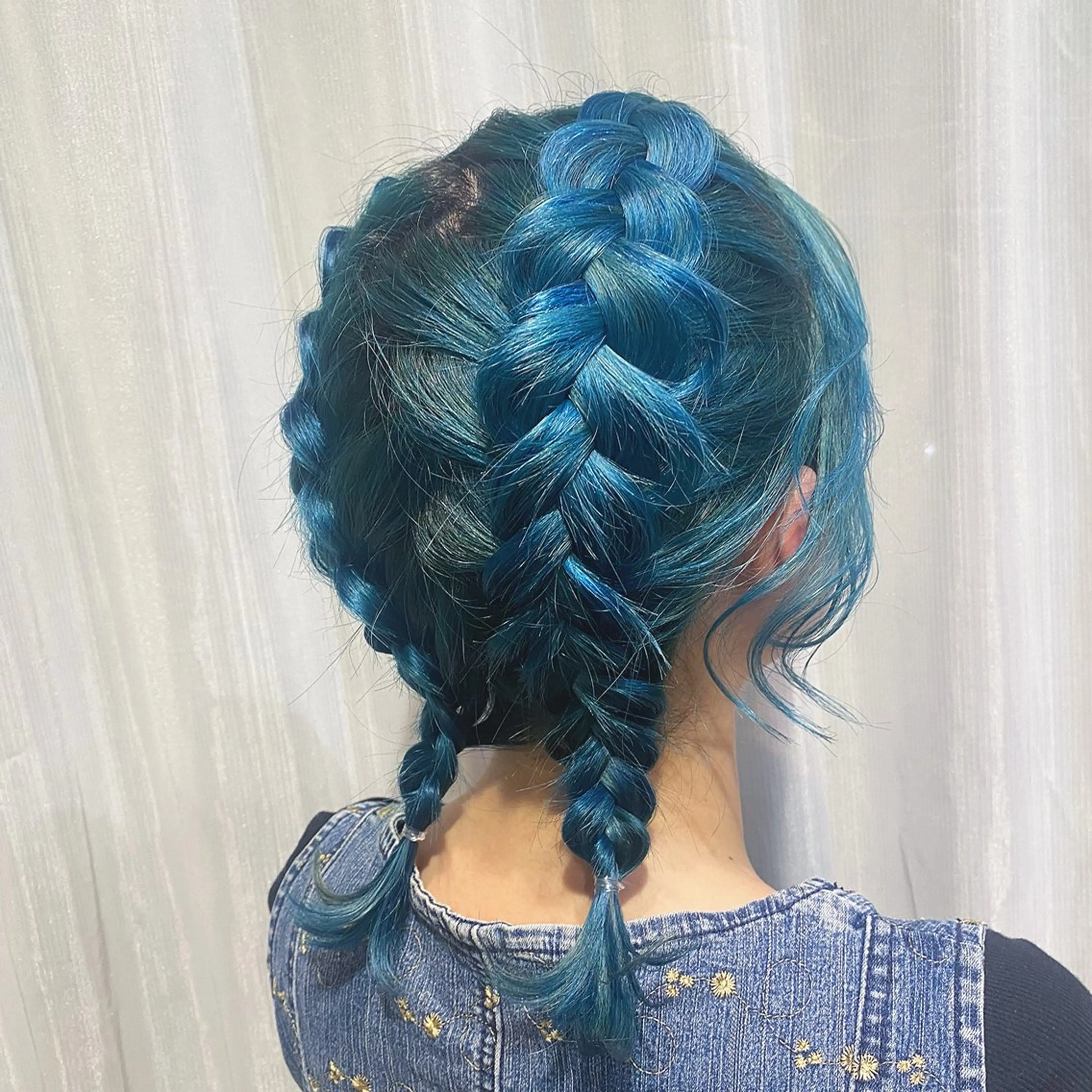 ミディアム 艶•透明感カラー フィーシーのヘアスタイル