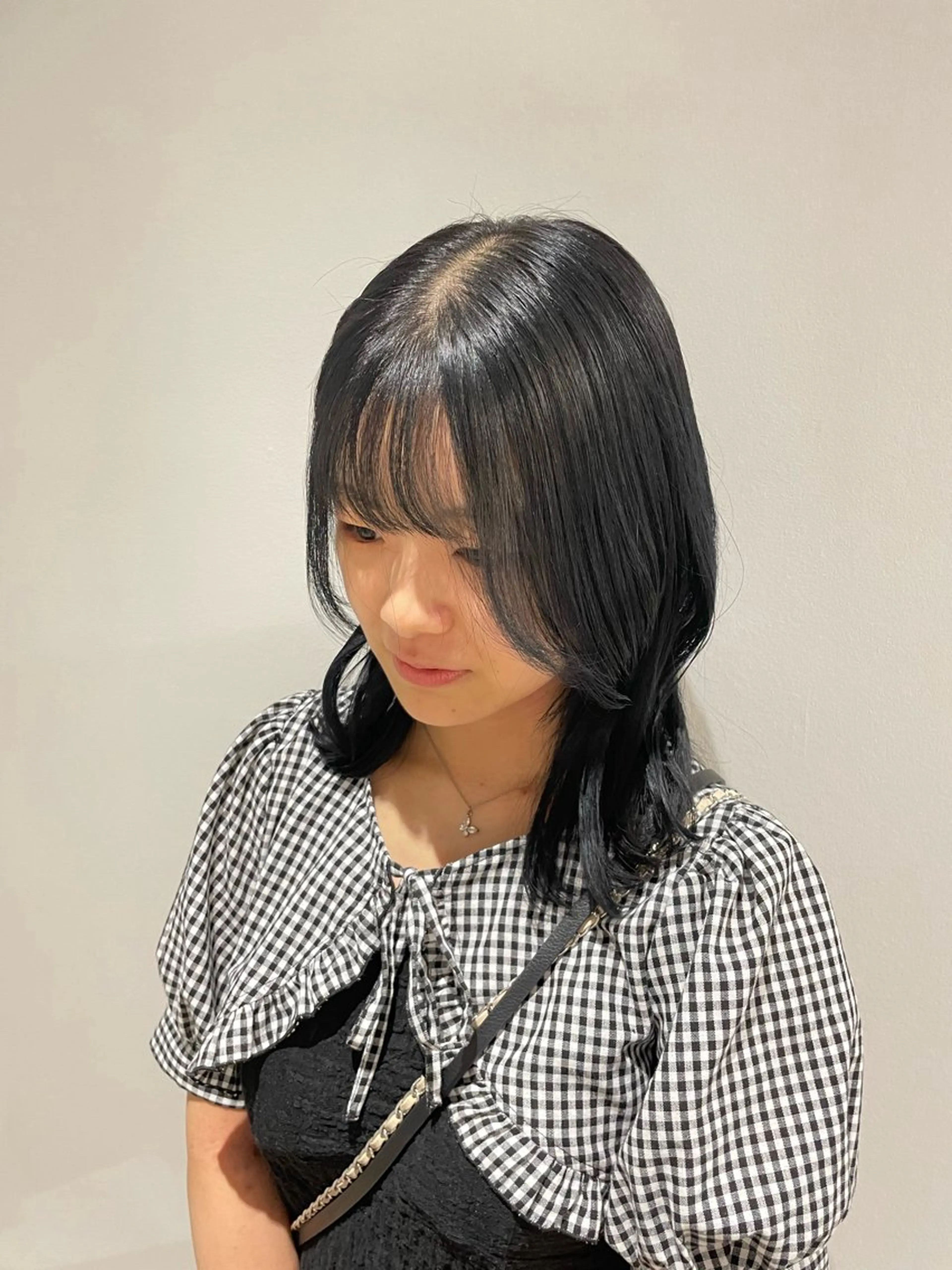 ミディアム カラー 黒髪 ブルーカラー ブルーブラック 透明感カラー ヘアカラー SITEN所属・大阪/肥後橋/淀屋橋 ワタナベサキ🪿🤍のヘアスタイル