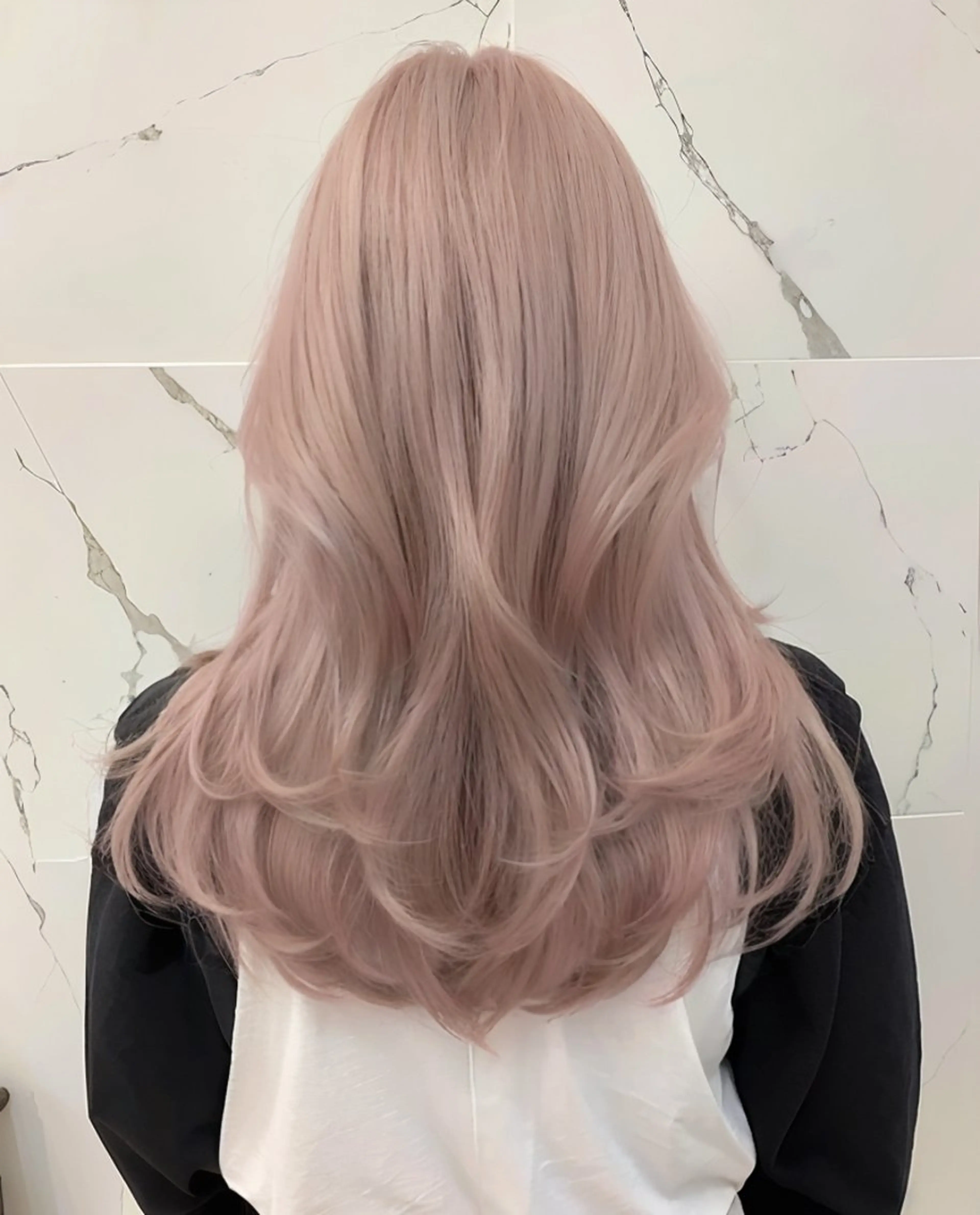 ミディアム カラー シールエクステ ブリーチ ダブルカラー イヤリングカラー ハイライトカラー 🧸髪質改善ケアカラ ー/アイドル前髪🧸のヘアスタイル