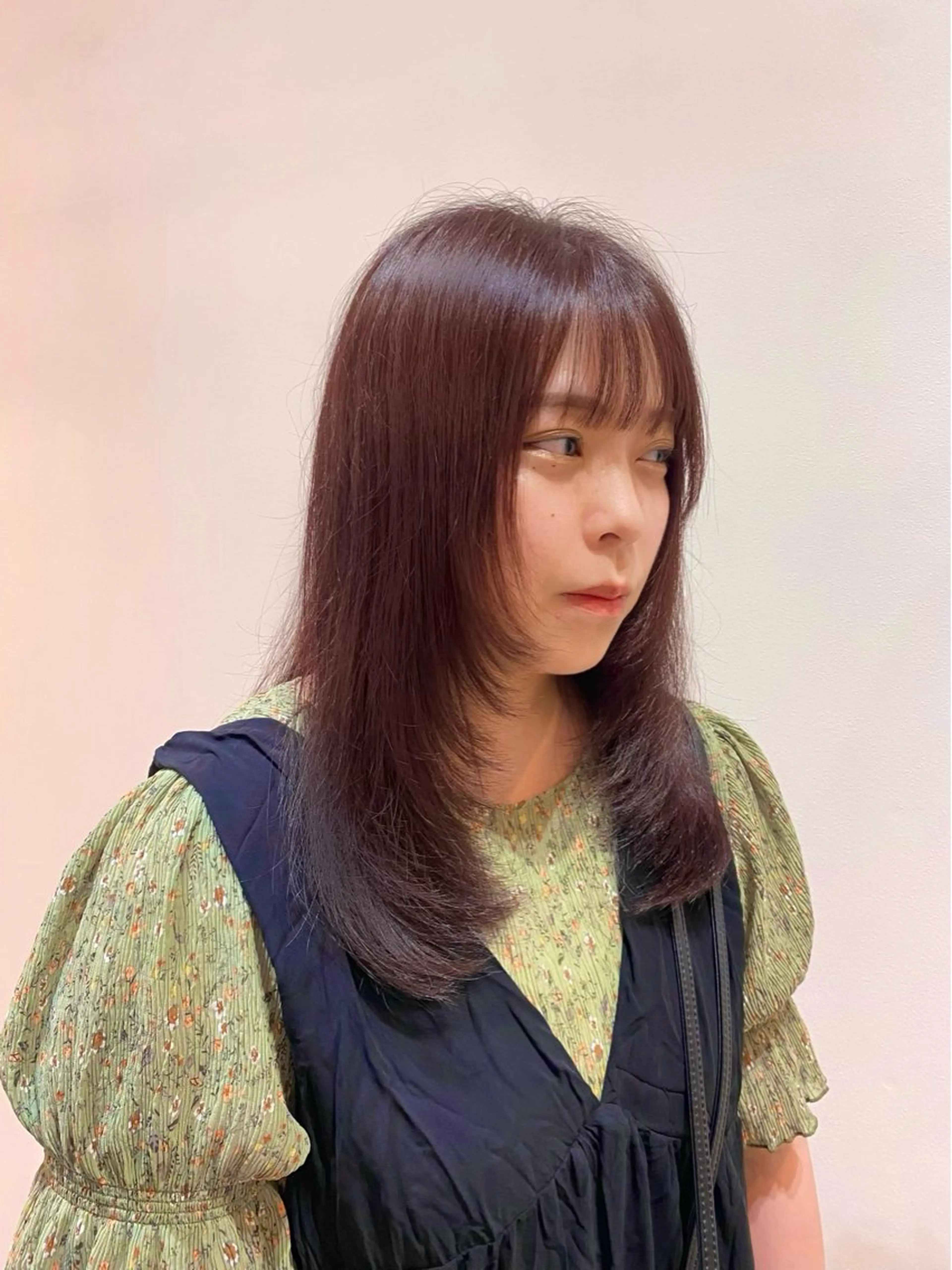 ミディアム カラー ミディアムレイヤー ベージュカラー ブラウンカラー ピンクカラー ピンクベージュ カット ヘアカラー トリートメント ♡オシャ髪♡AI ✂️newi町田のヘアスタイル