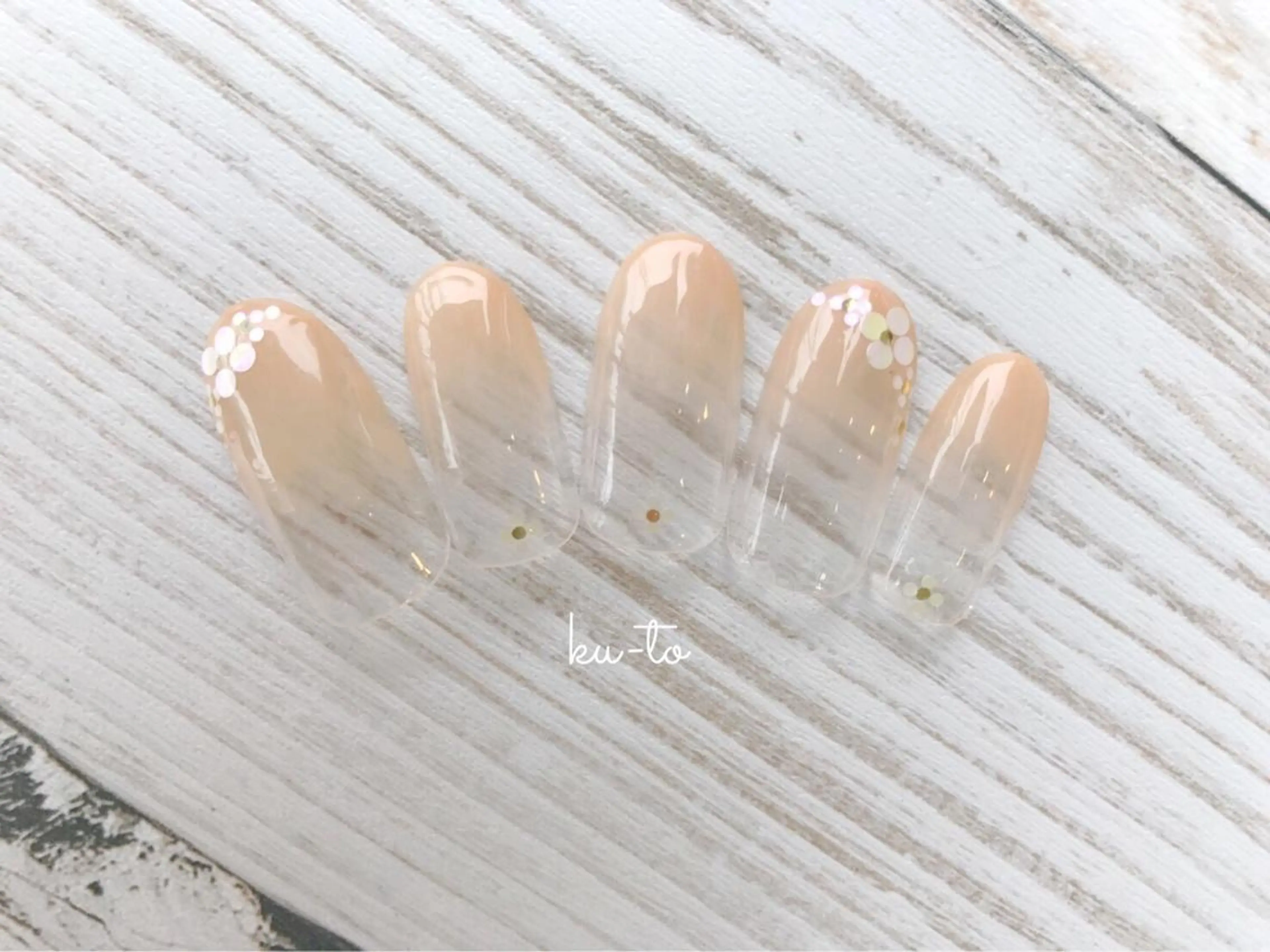 ネイル ku-to所属・林 志帆子【en2号店】のマツエク・マツパデザイン