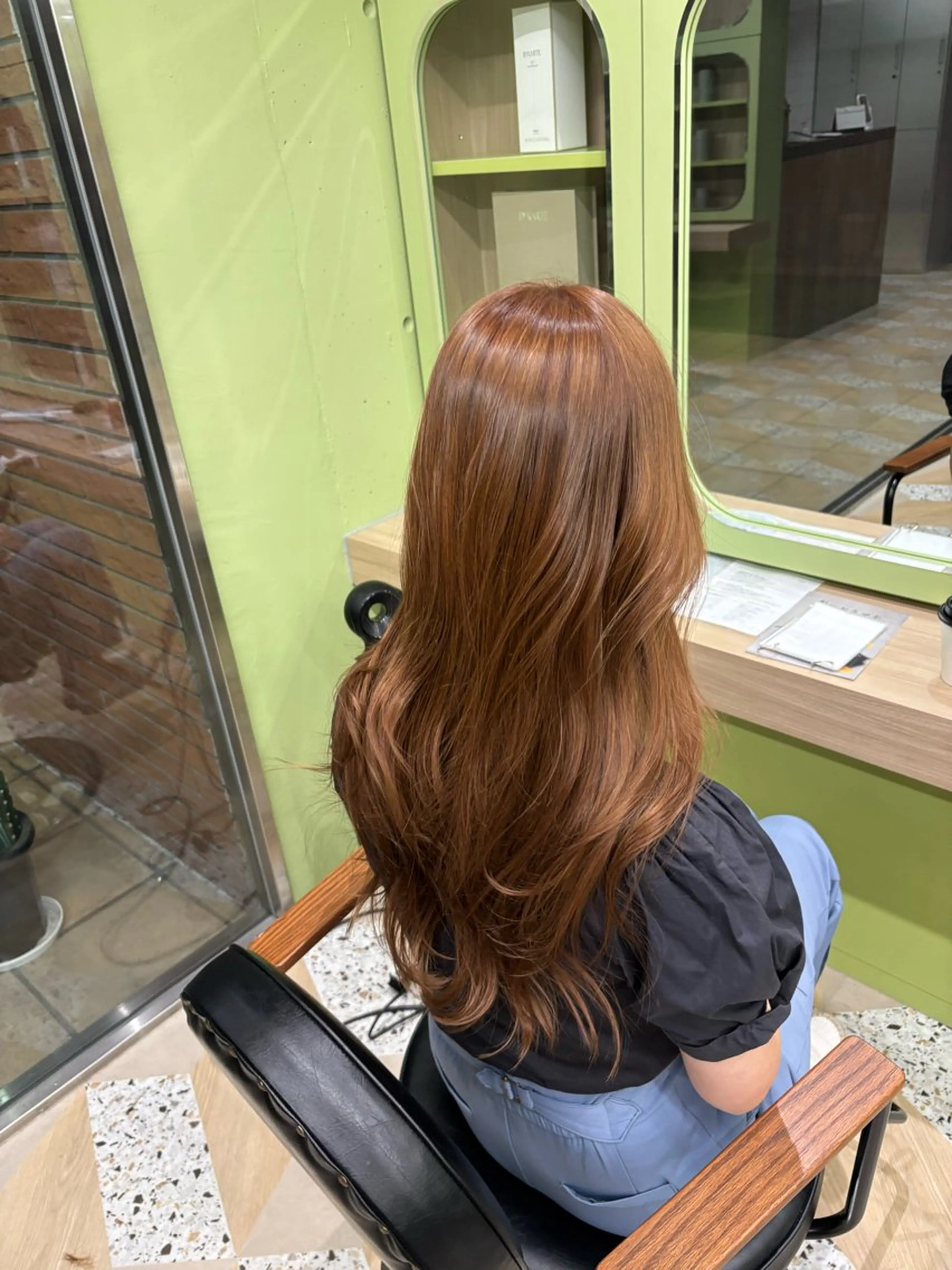 ロング くびれヘア 顔周りカット 髪質改善 韓国風ヘア レイヤーカット ヘアカラー トリートメント 朝が楽になる髪質改善 /美髪矯正/KOHのヘアスタイル