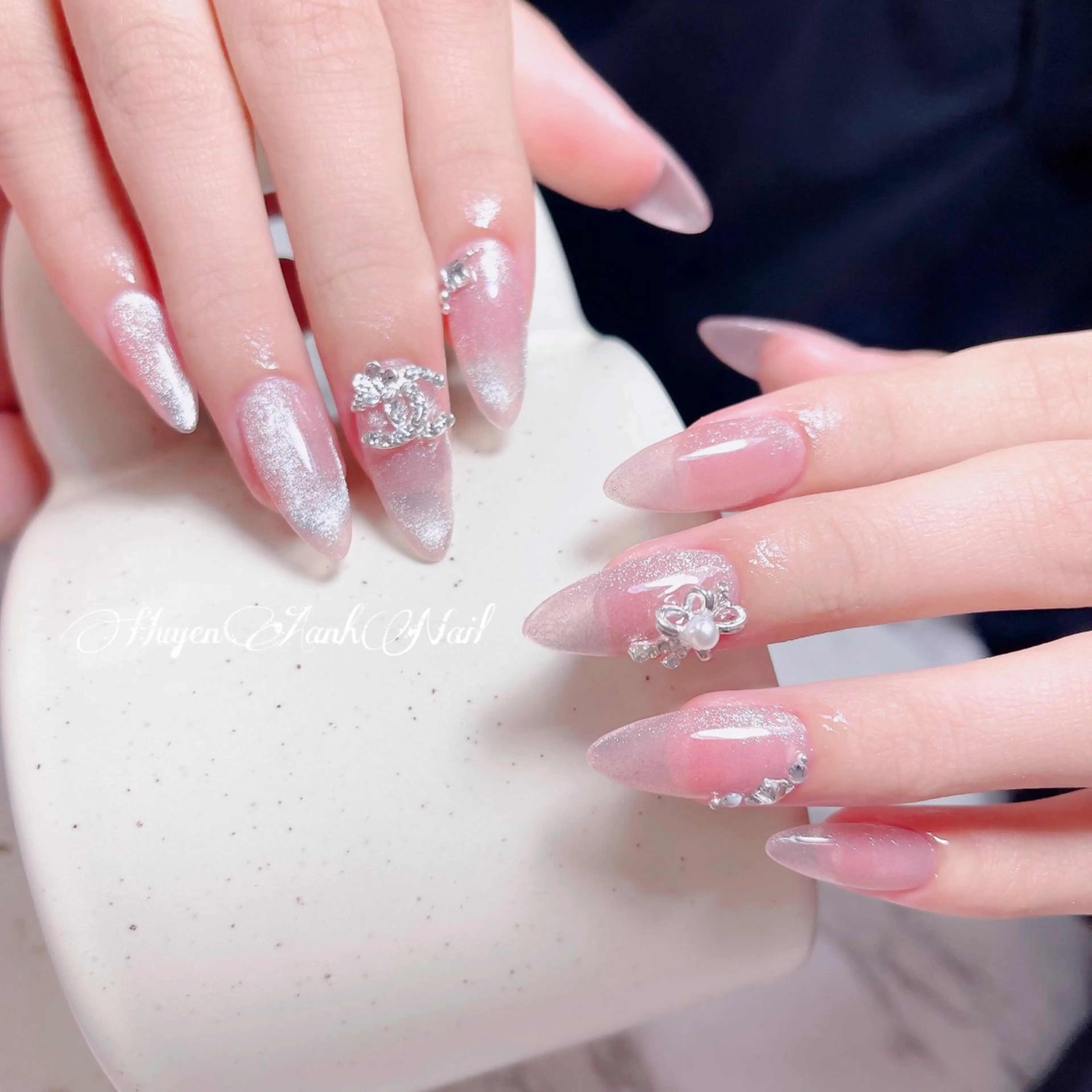 ネイル オーロラネイル チークネイル 長さ出し フットネイル フレンチネイル Lee Nails チップ長さだし専門店のネイルデザイン