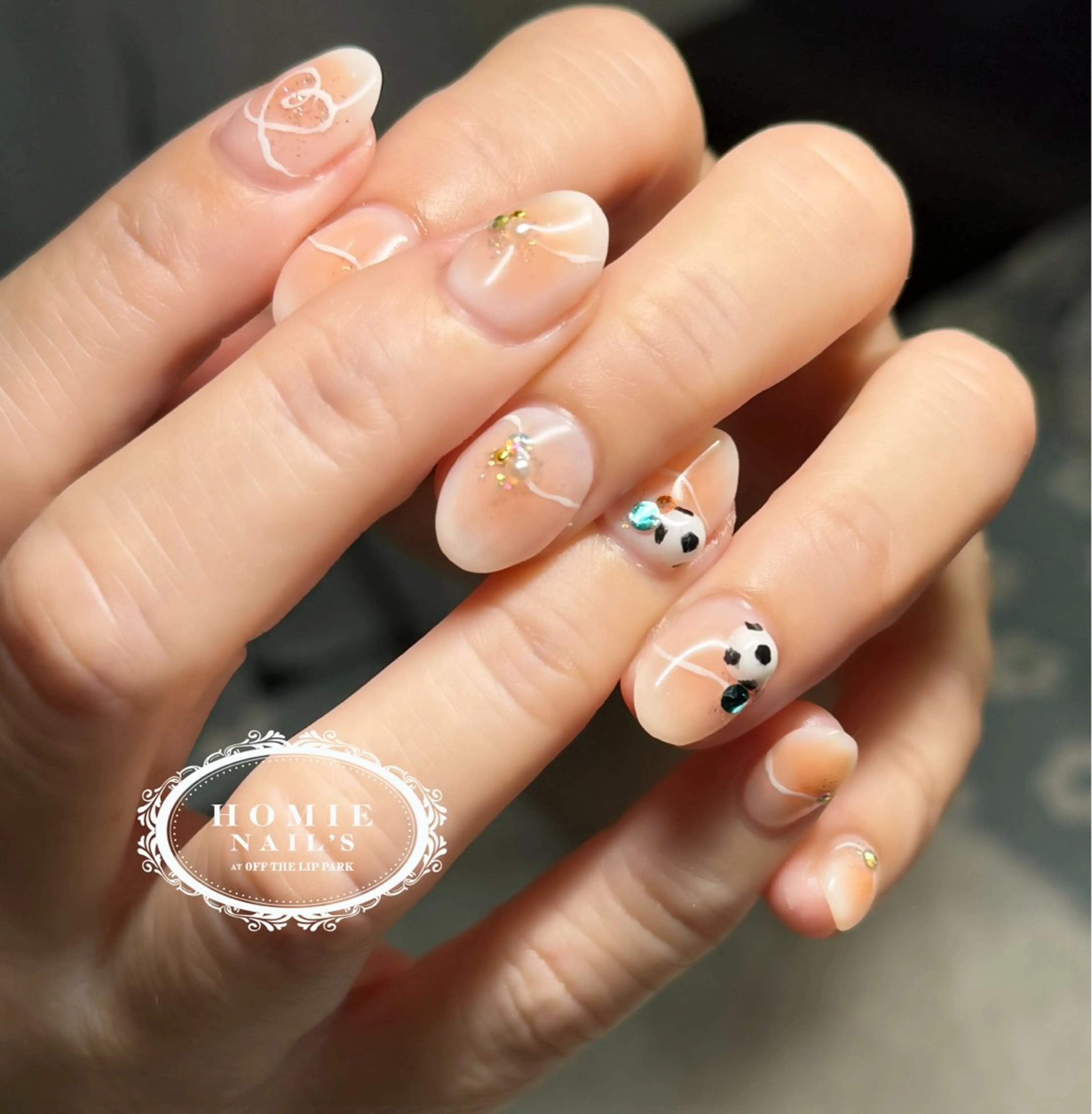 ネイル チークネイル オレンジ オフザリップパーク Asamiのネイルデザイン