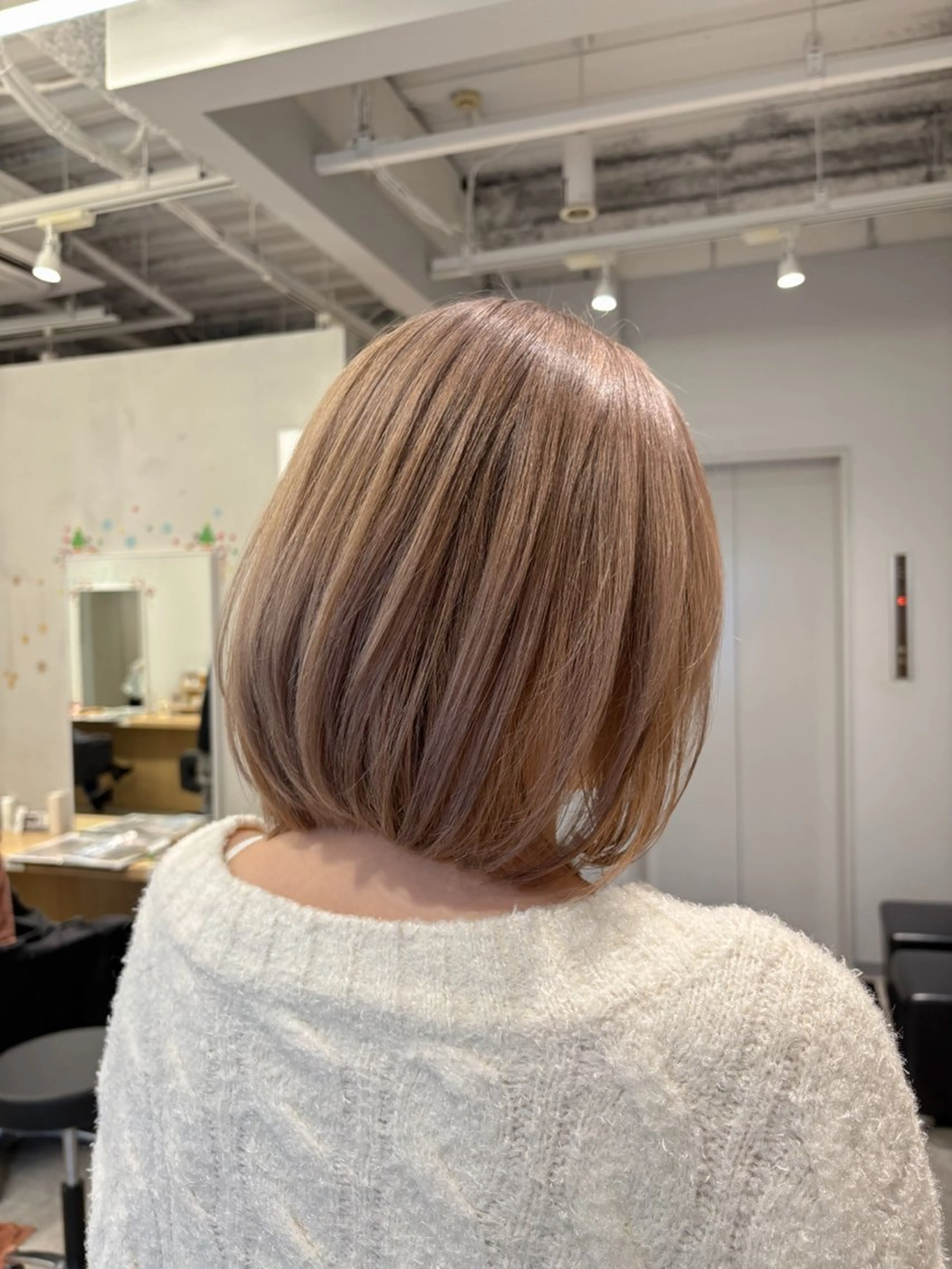 ショート ボブレイヤー ボブ レイヤーカット 服部 真希のヘアスタイル