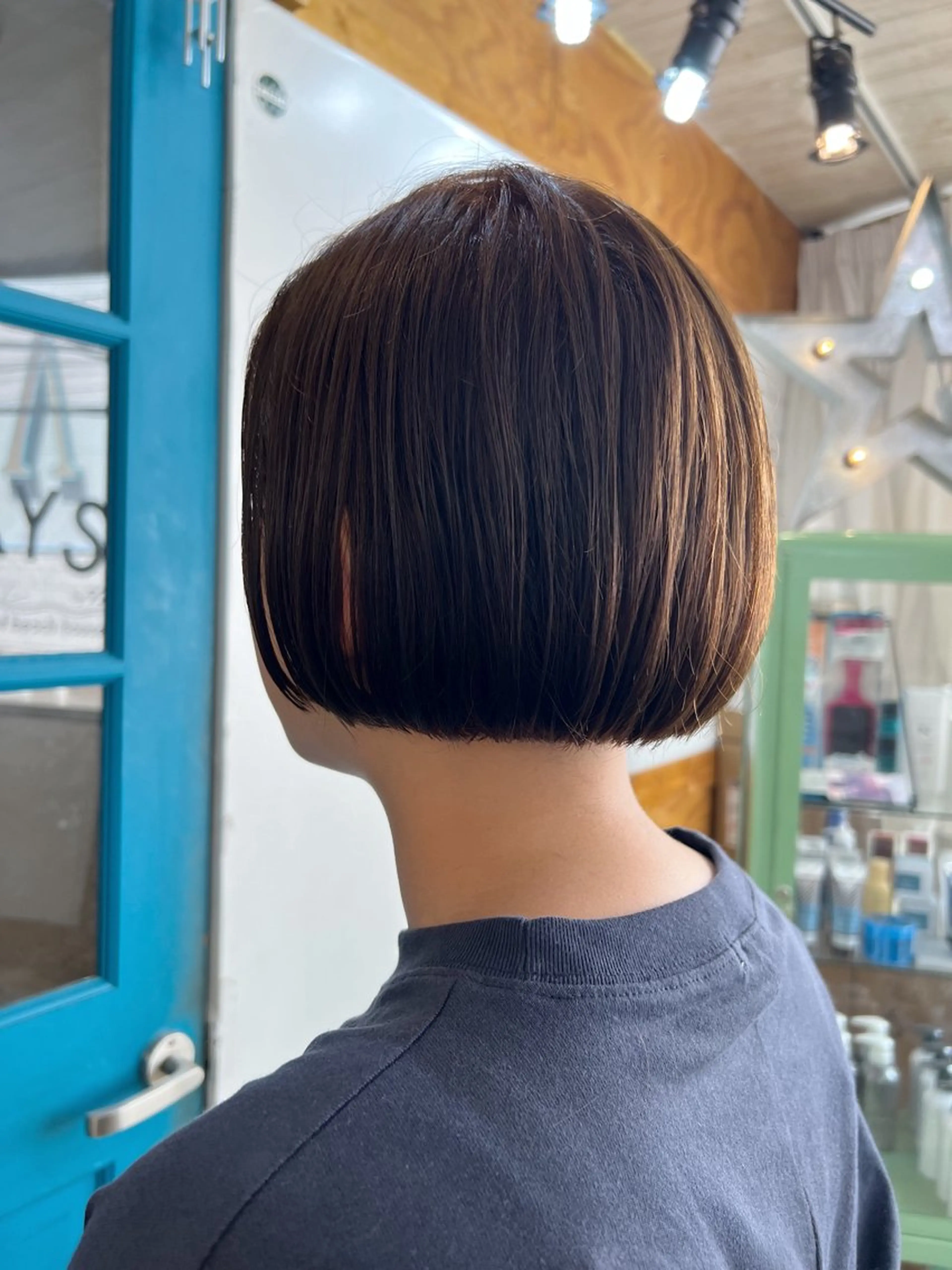 ショート カラー ボブ カット ヘアカラー トリートメント KANA/ボブ/ インナーカラー/艶髪のヘアスタイル