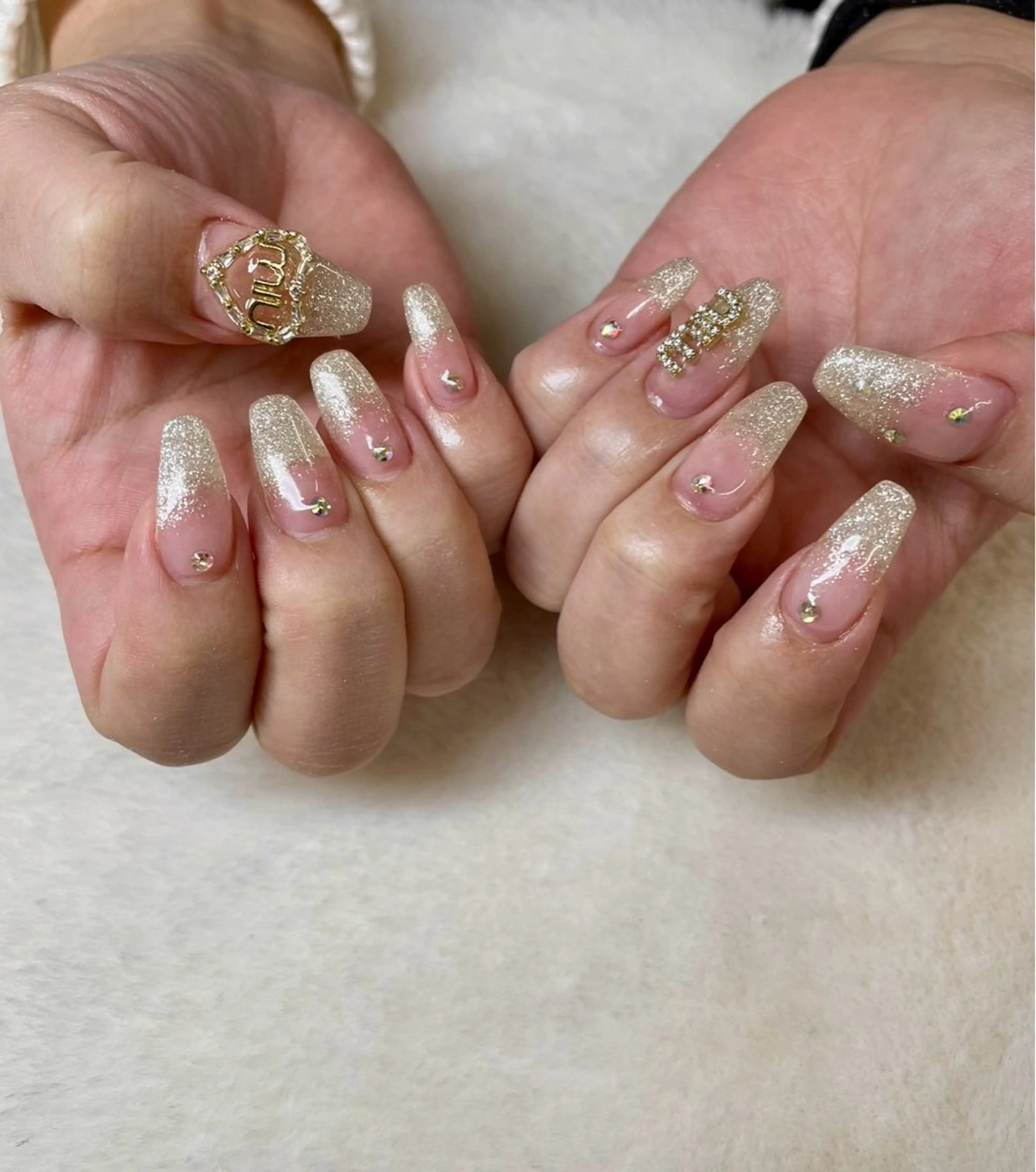 ネイル グラデーション キラキラネイル ラメ(グリッター) ラメグラデーション ハンドネイル ハンドケア 心斎橋Salon Epokkuのネイルデザイン