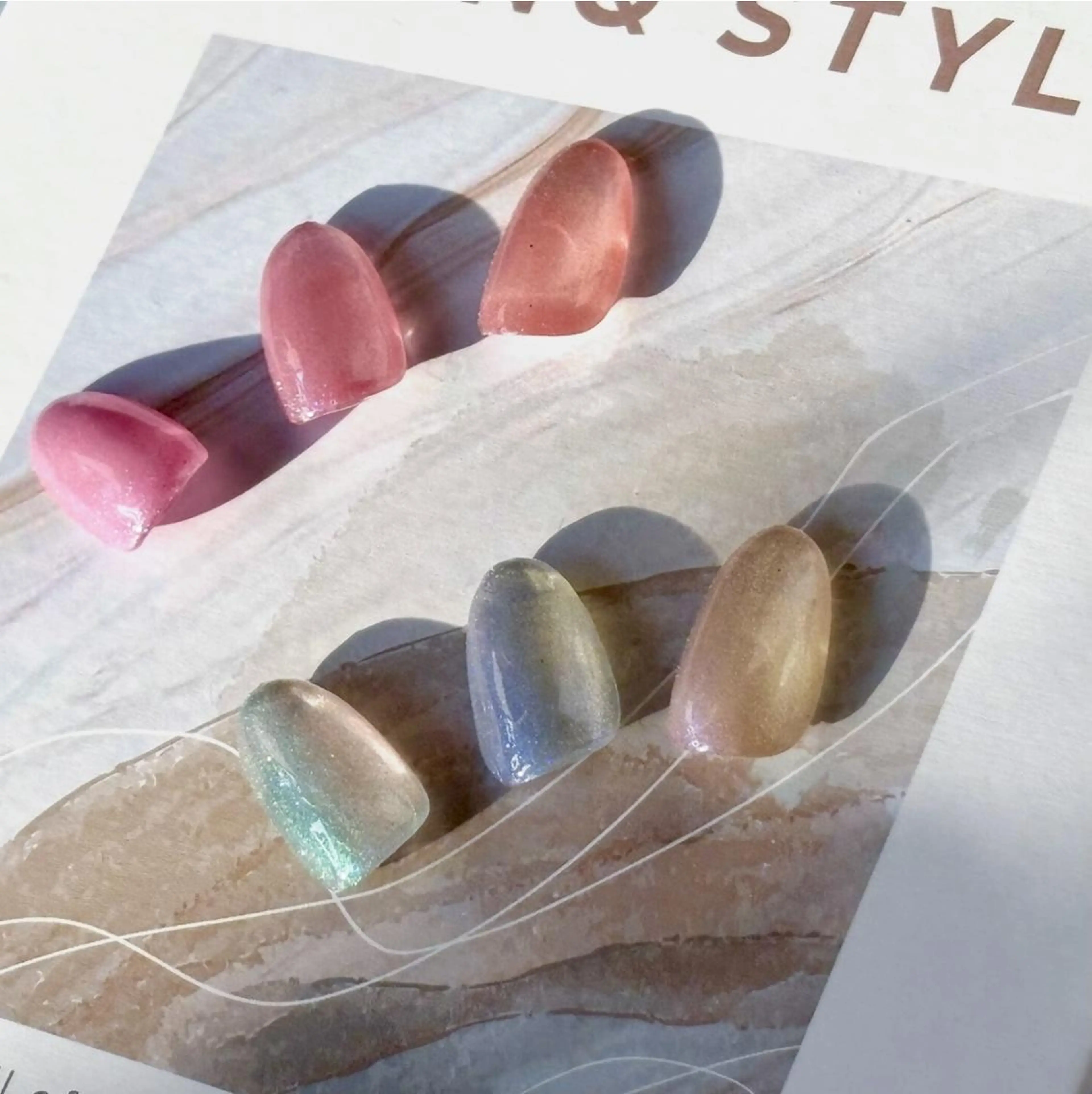 《オフなし》きらめきマグネットネイル✨の写真