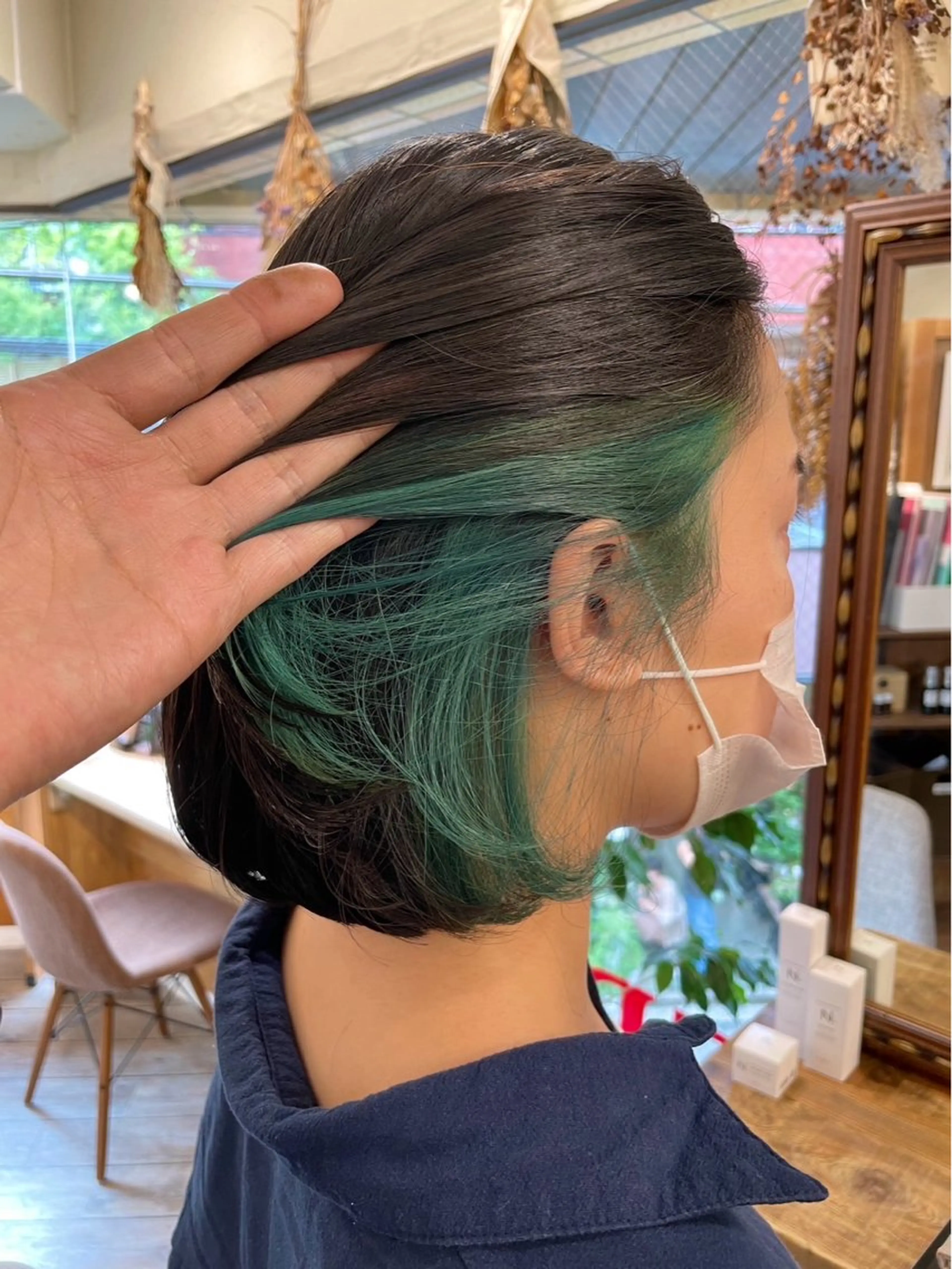 ショート カラー インナーカラー 西尾 成美のヘアスタイル