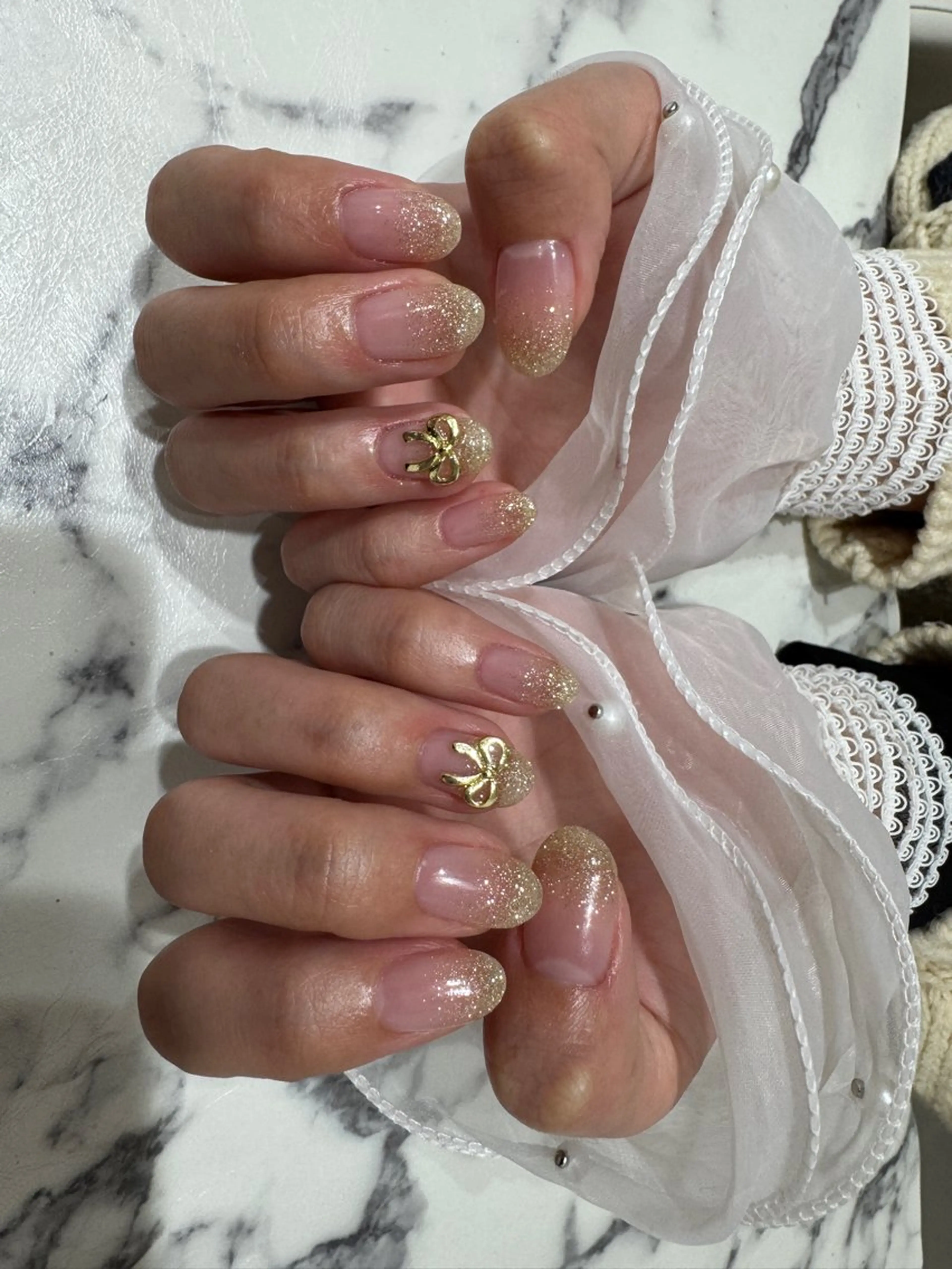 ネイル フラッシュネイル ゴールド グラデーション リボン La・mer VENUS所属・La・mer VENUSあおいのネイルデザイン