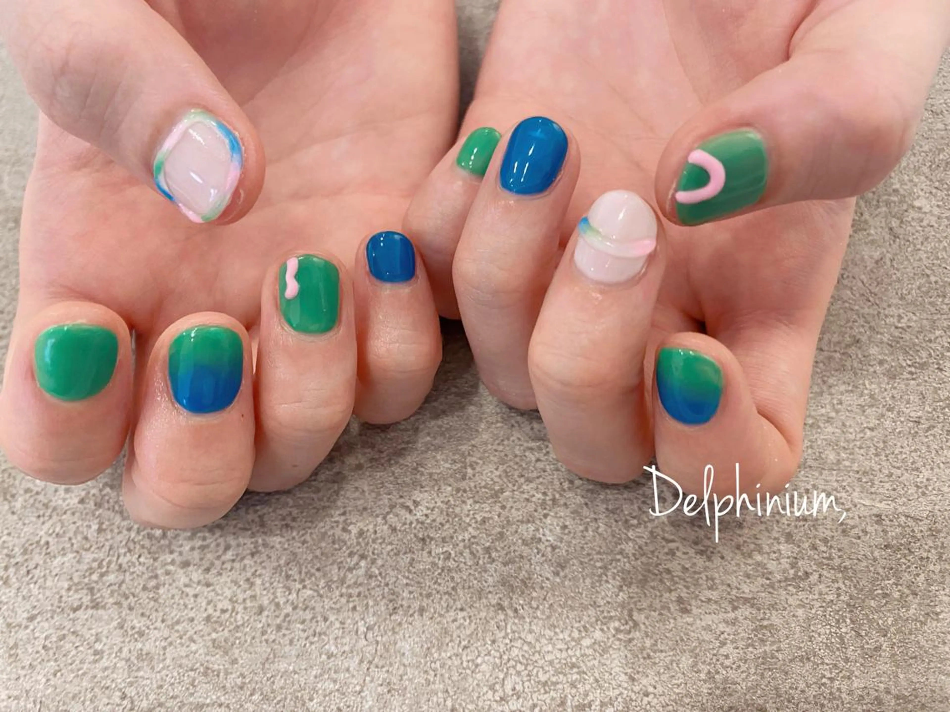 ネイル ハンドネイル 岡本 友恵のネイルデザイン