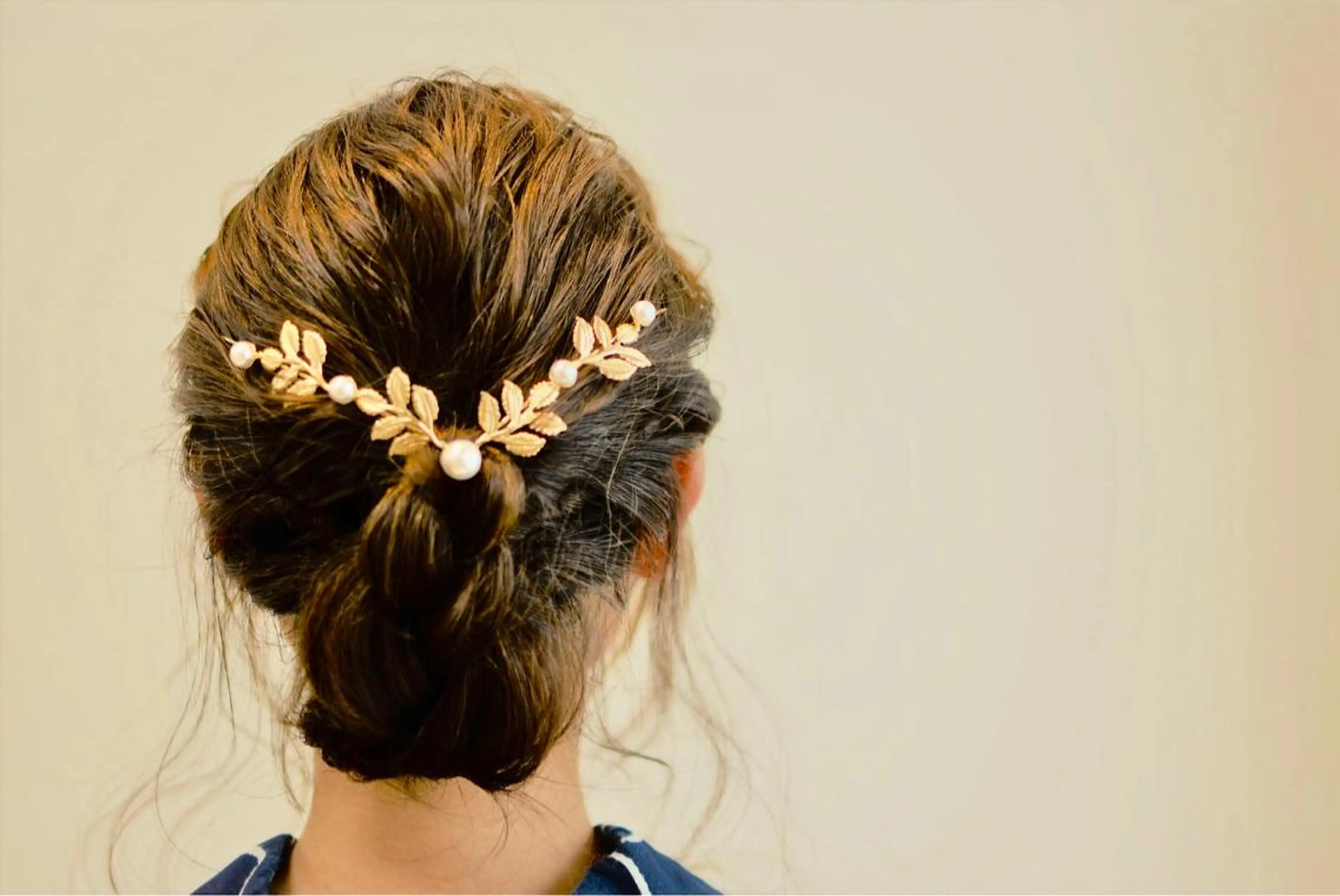 ロング ヘアアレンジ 髪飾り スズキ シオリのヘアスタイル