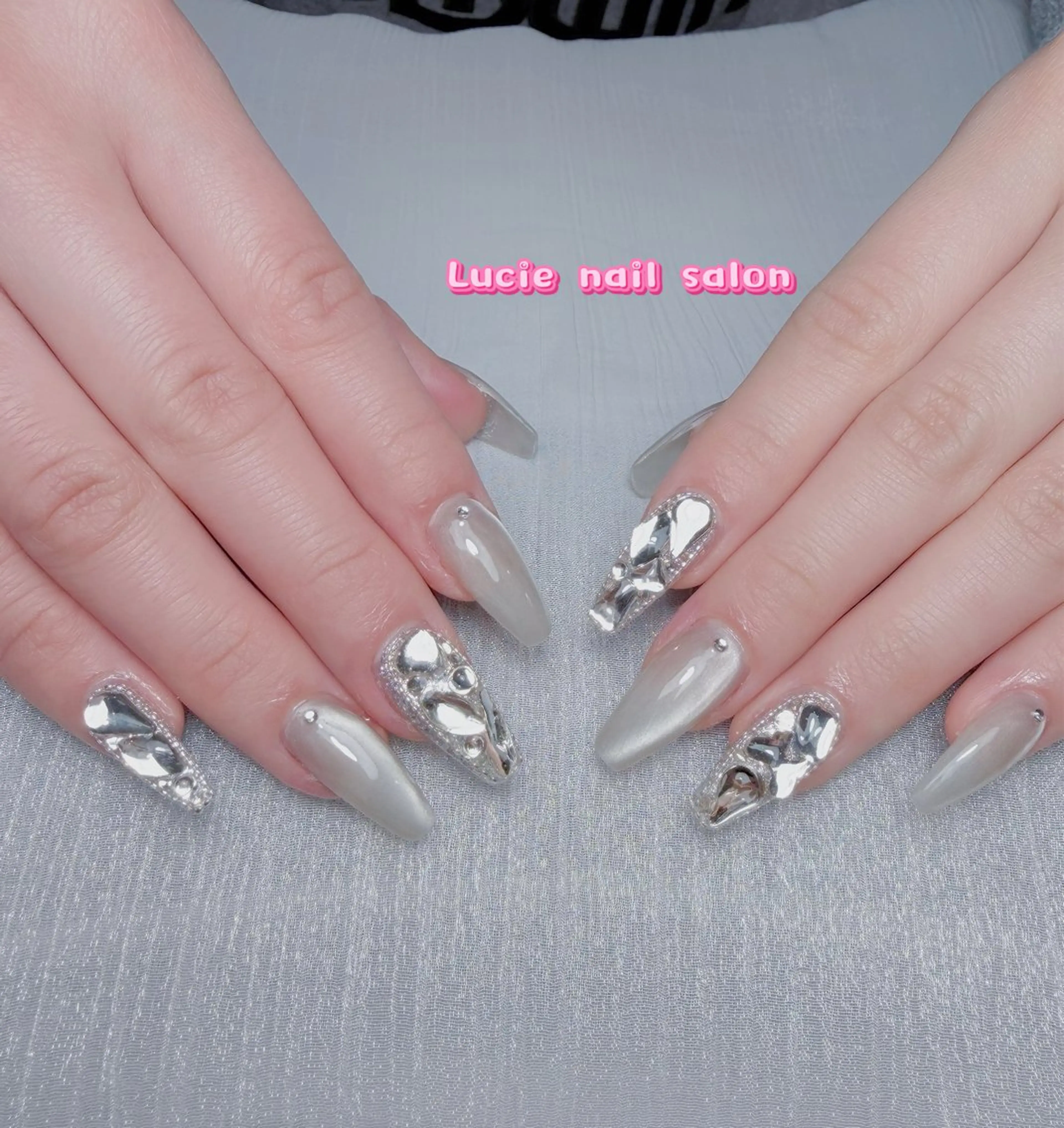 ネイル ボルドー チークネイル 成人式 フレンチネイル キラキラネイル ハンドネイル LUCIE NAIL SALON所属・NGUYEN THI THANHのネイルデザイン