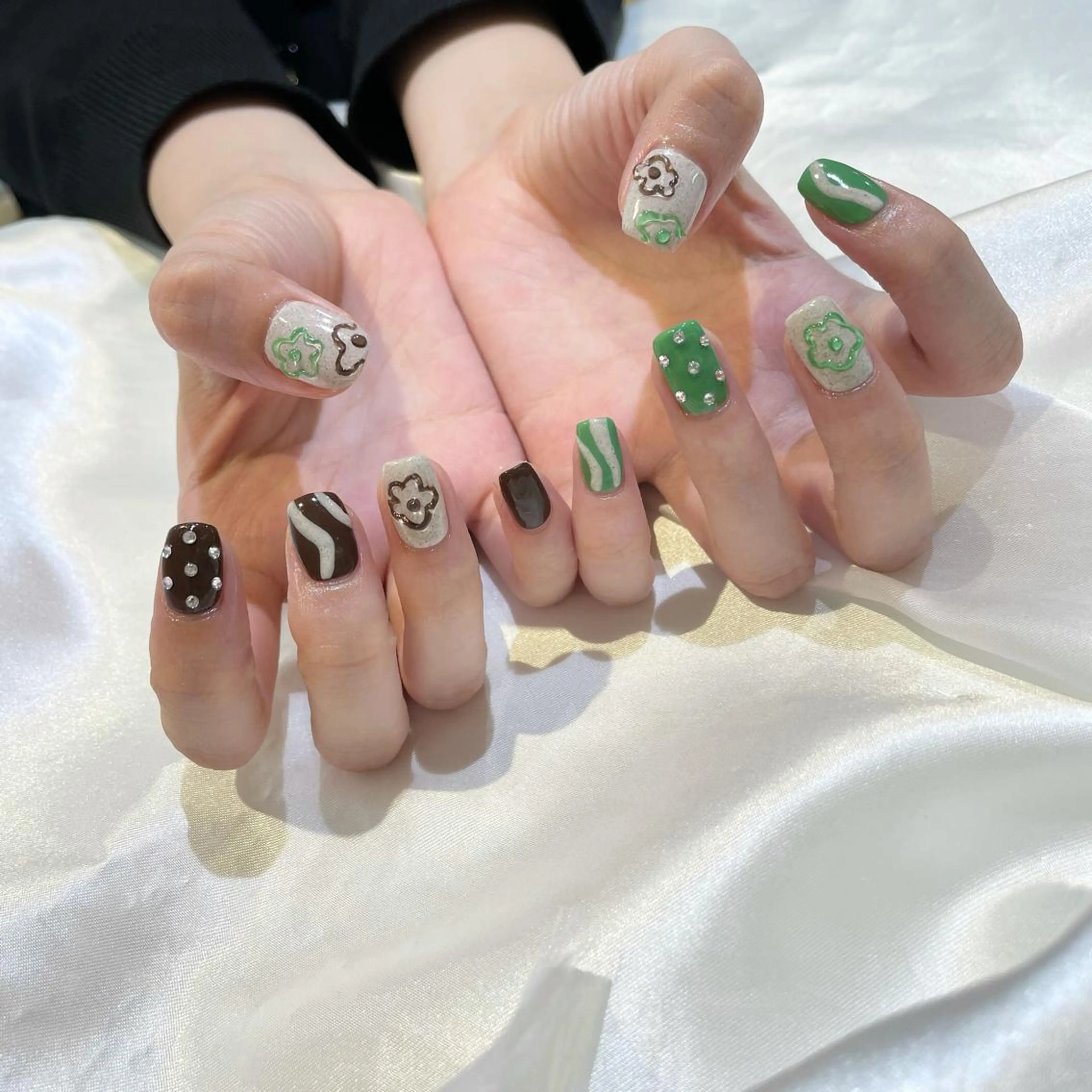 ネイル classic 新横浜所属・山田 暉のネイルデザイン