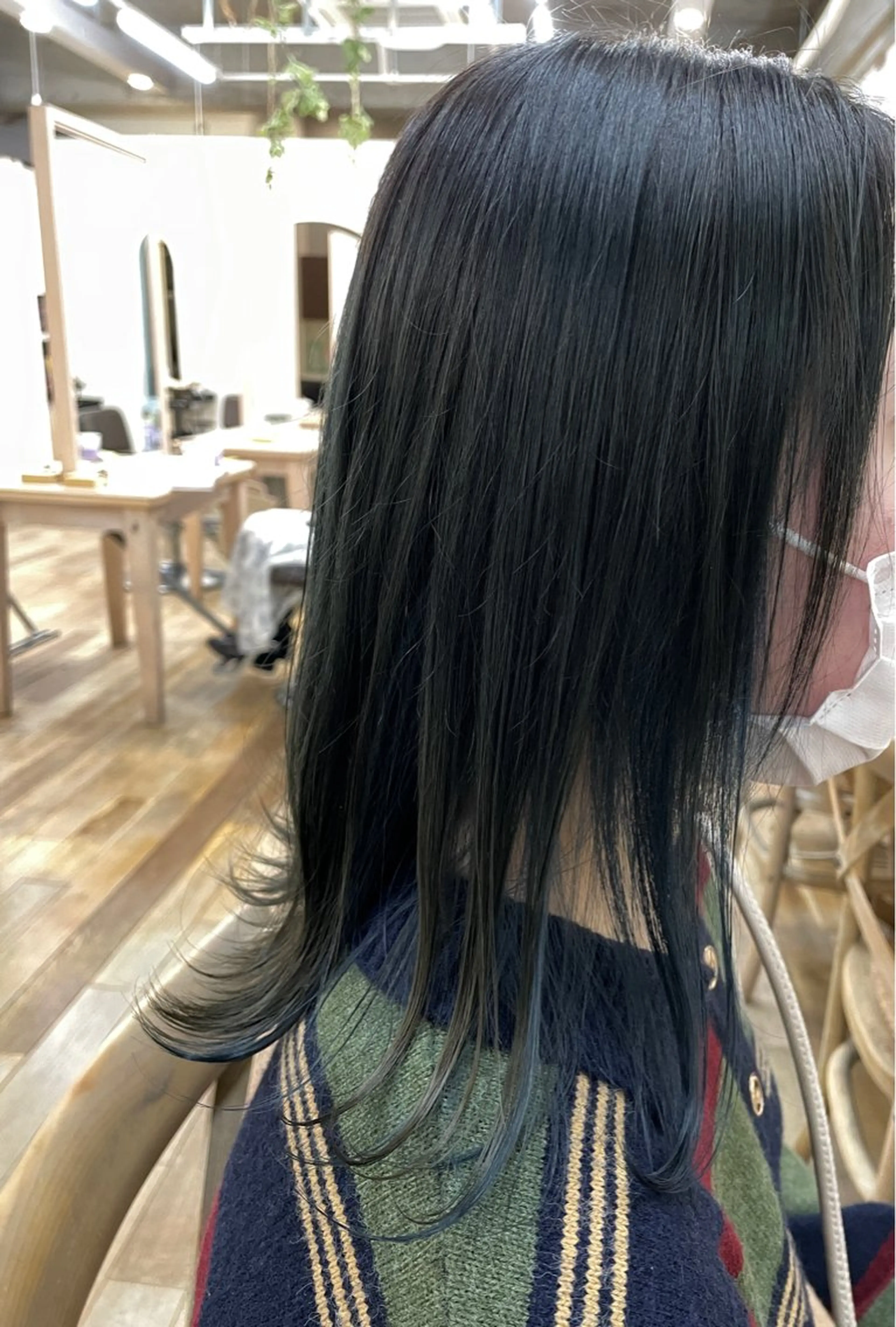 カラー 黒髪 ブルーカラー ブルーブラック インナーカラー 玉邑 美菜のヘアスタイル