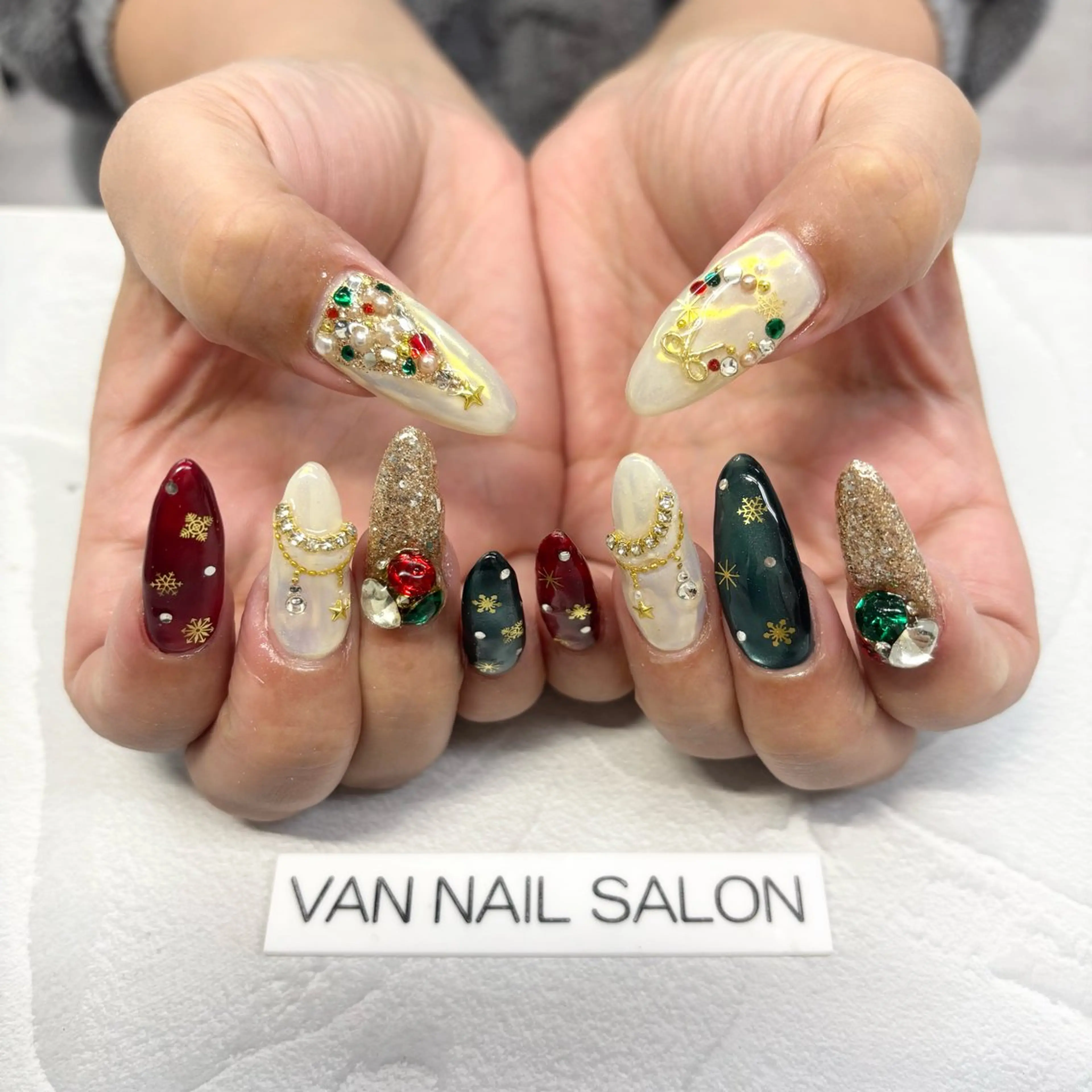 ネイル VANNAILSALON 海老名店所属・VANNAIL 海老名店のネイルデザイン