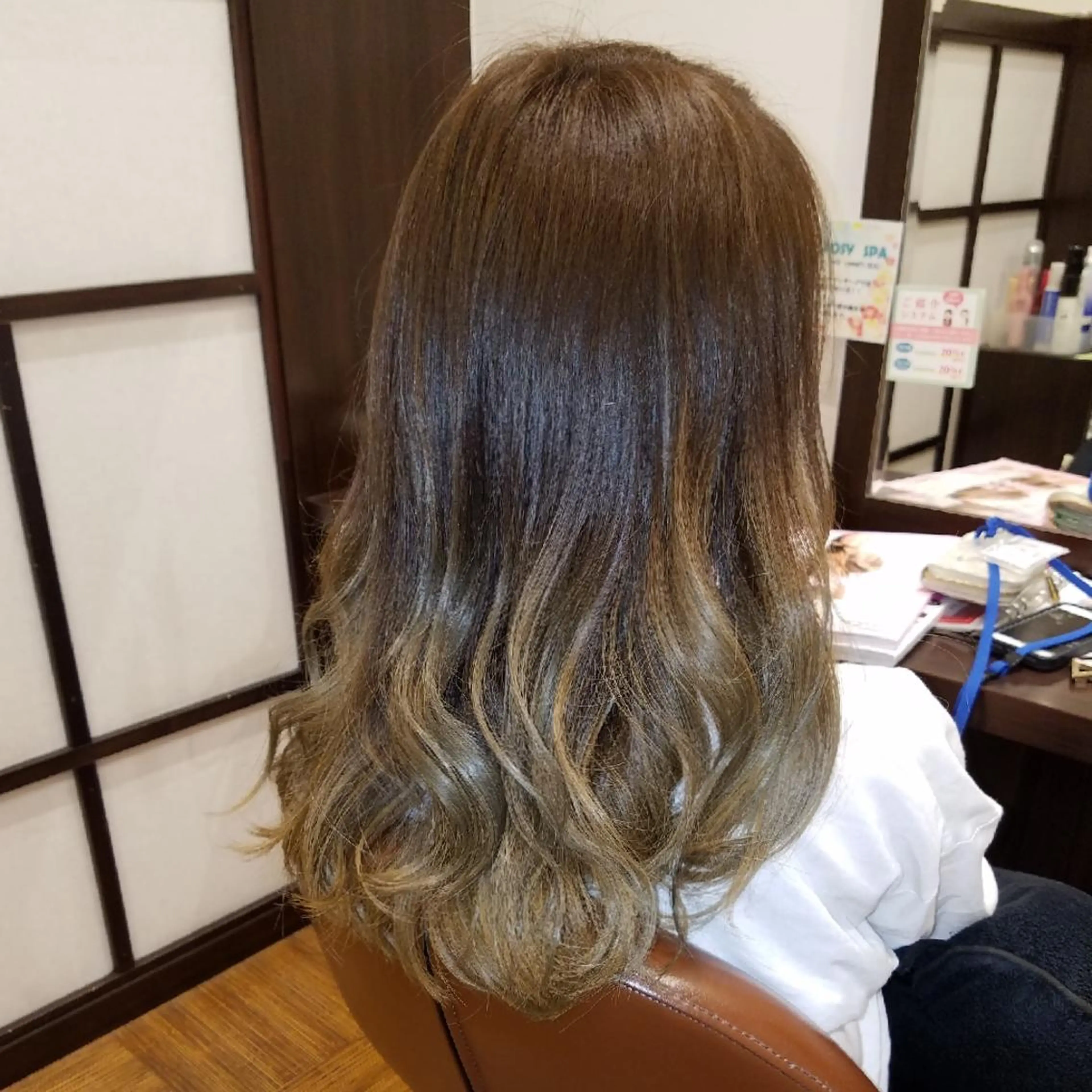 ミディアム カラー グラデーションカラー レイヤー/ショート /山田譲治✂️のヘアスタイル