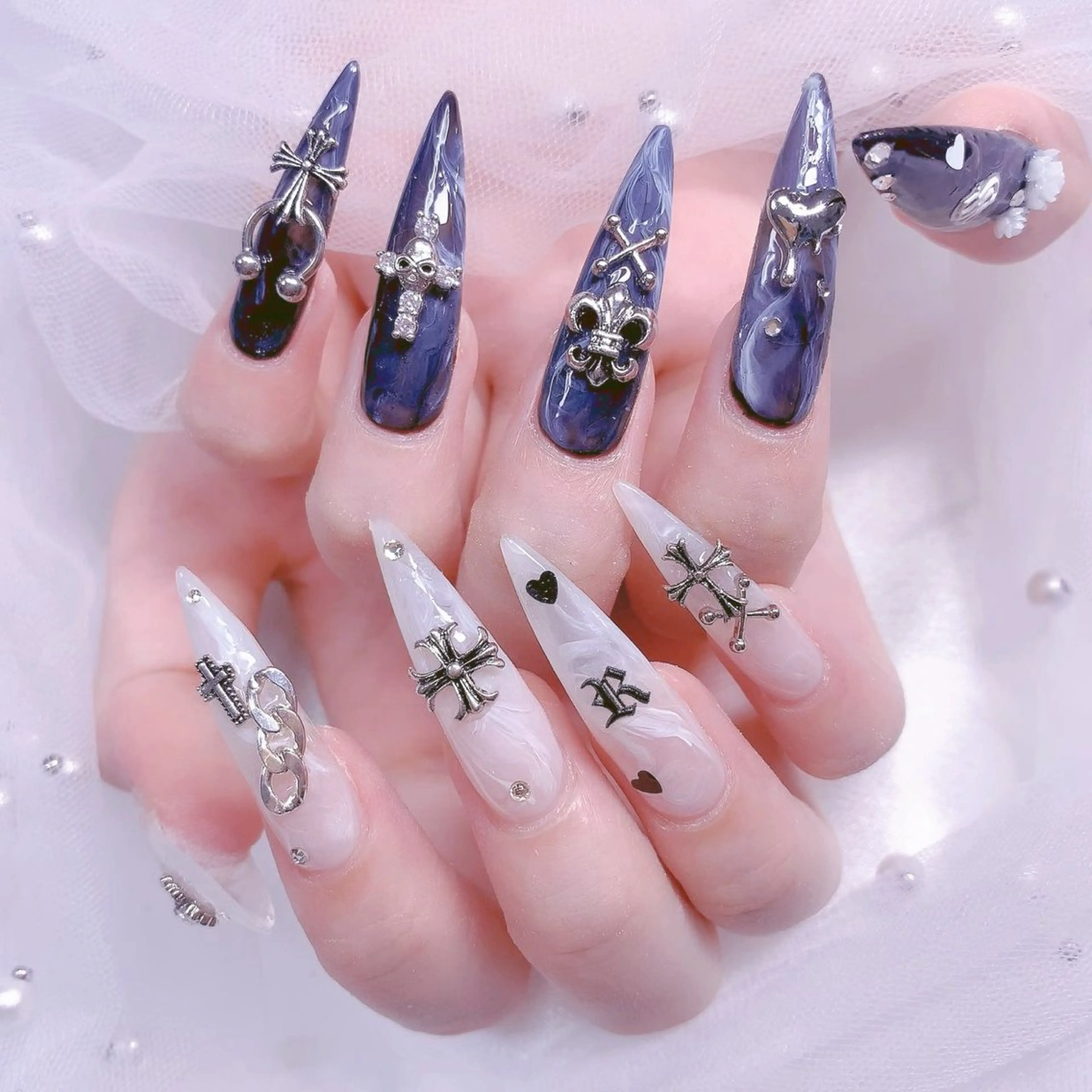 ネイル フレンチネイル ジェルネイル ハート 韓国ネイル マグネットネイル ハンドネイル ネイルサロン lotusのネイルデザイン