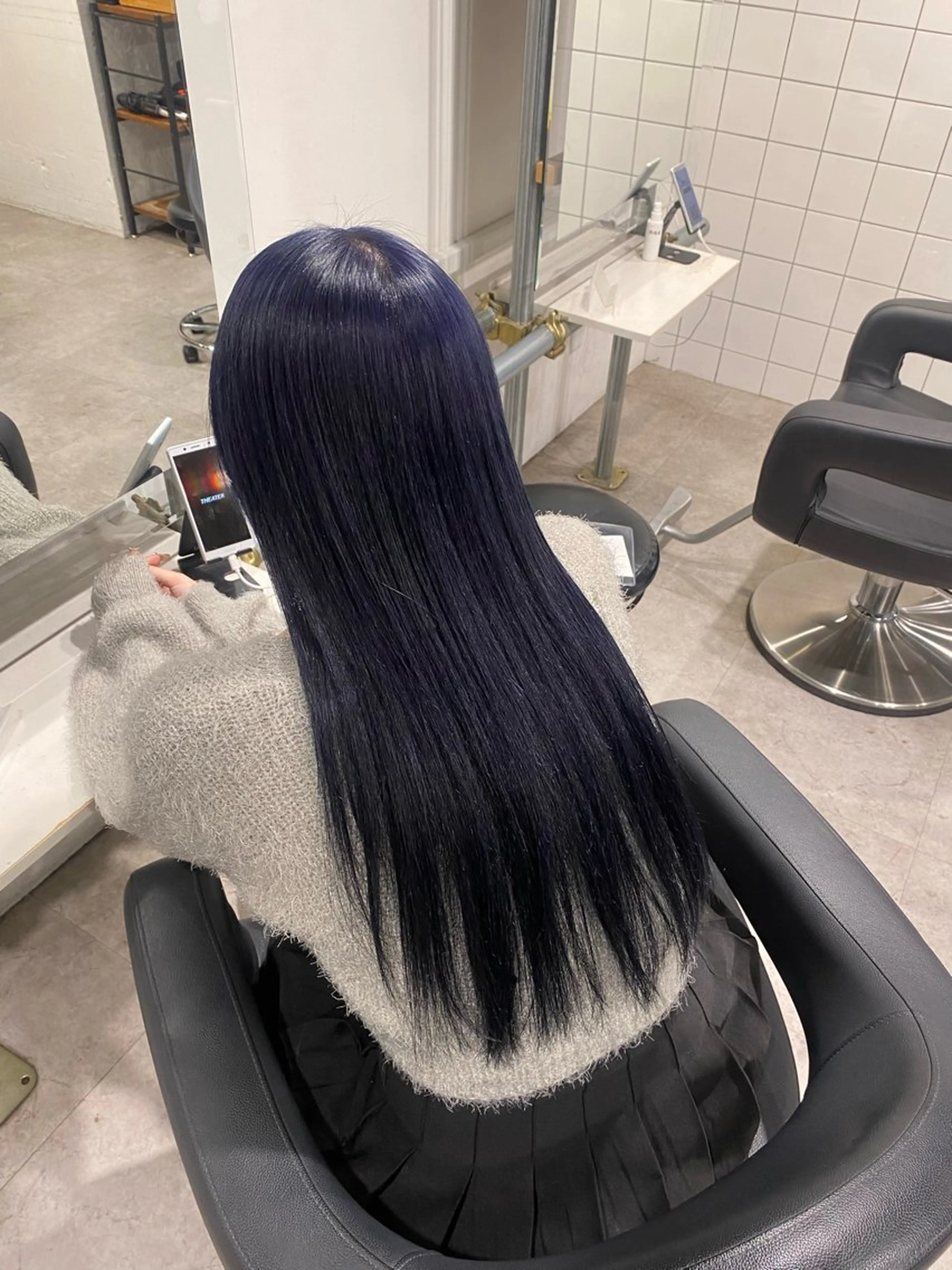 ロング メンズ ヘアカラー トリートメント 艶感ミルクティー🤍 色落ち綺麗🤍ともやのヘアスタイル