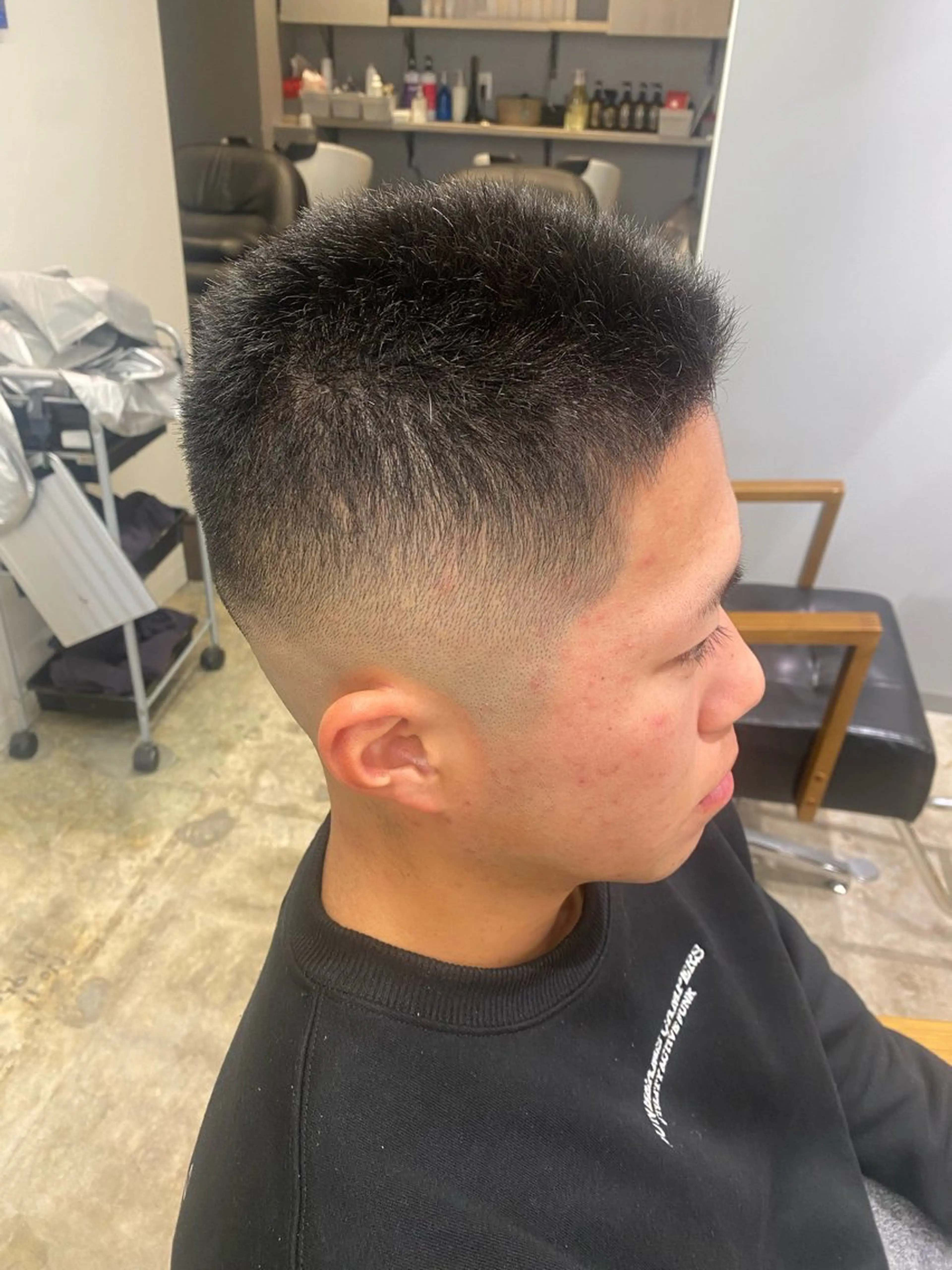 パーマ メンズ フェードカット フェザーパーマ メンズパーマ メンズツイストパーマ 波巻きパーマ カット ヘアセット 🌴パーマオタク🌴 長谷川 諒佑🌈のヘアスタイル