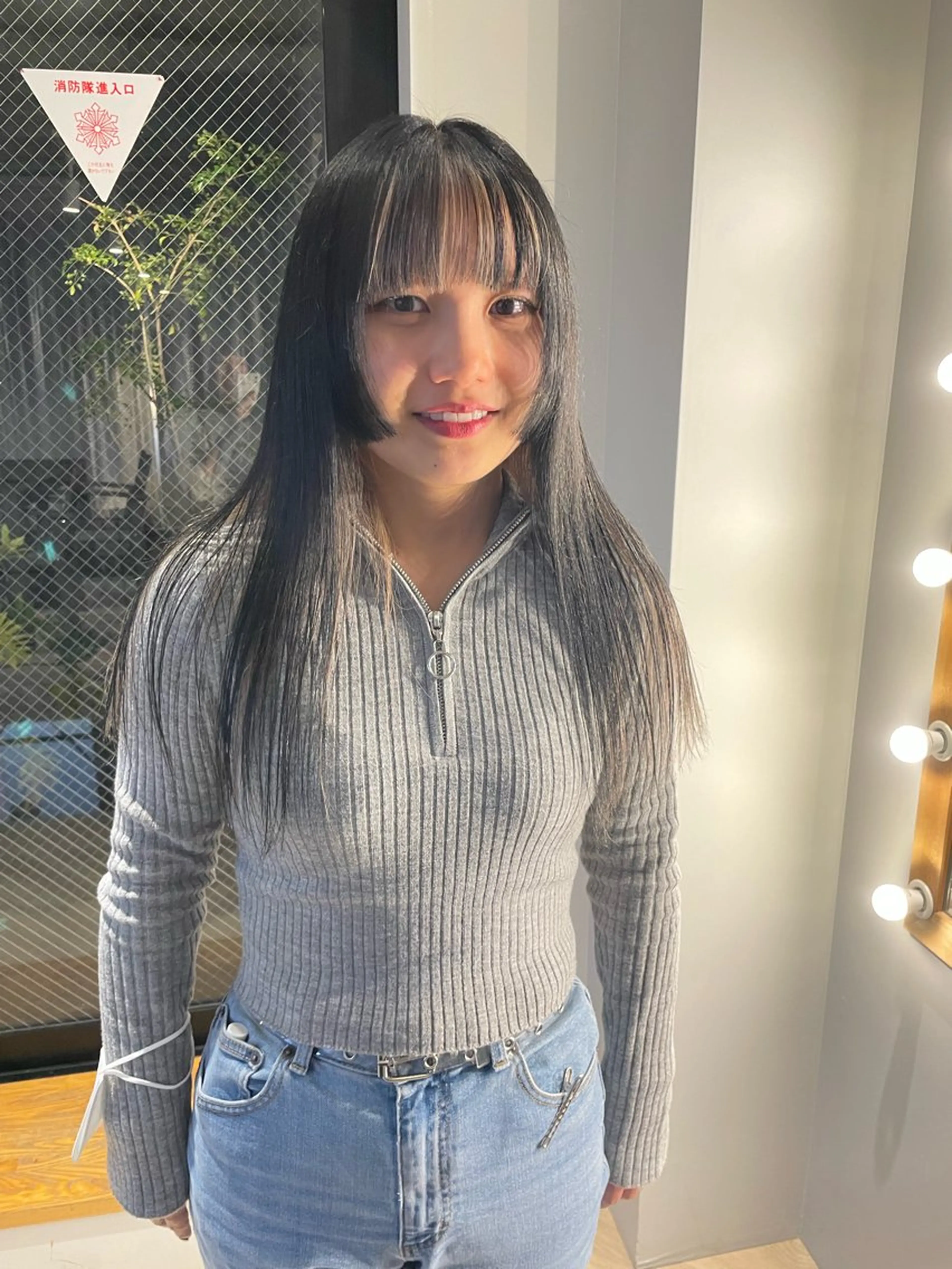 ロング yuri/オリーブ/ 暖色カラー/レイヤーのヘアスタイル