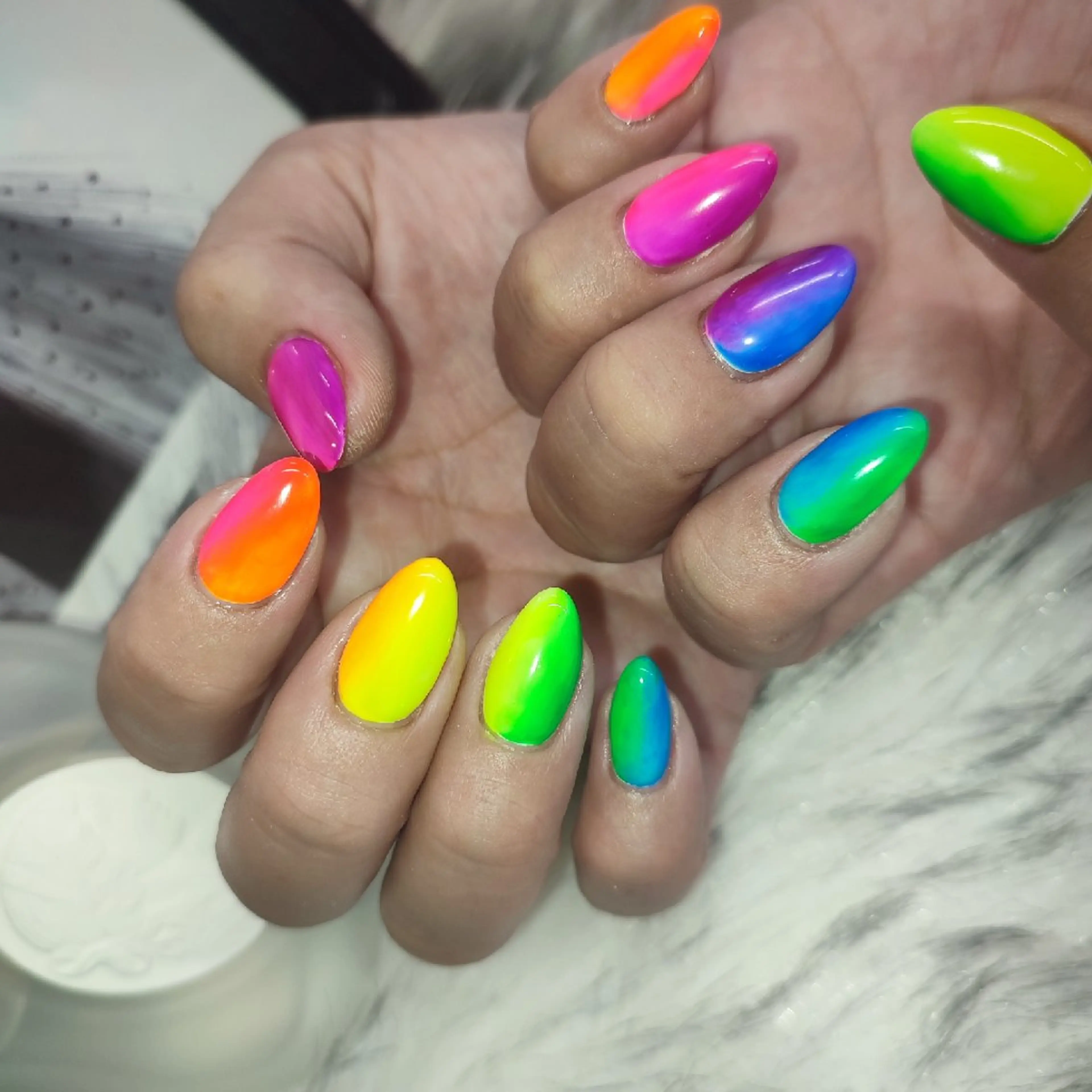 ネイル ハンドネイル RUNWAY 　　の眉毛・アイブロウイメージ