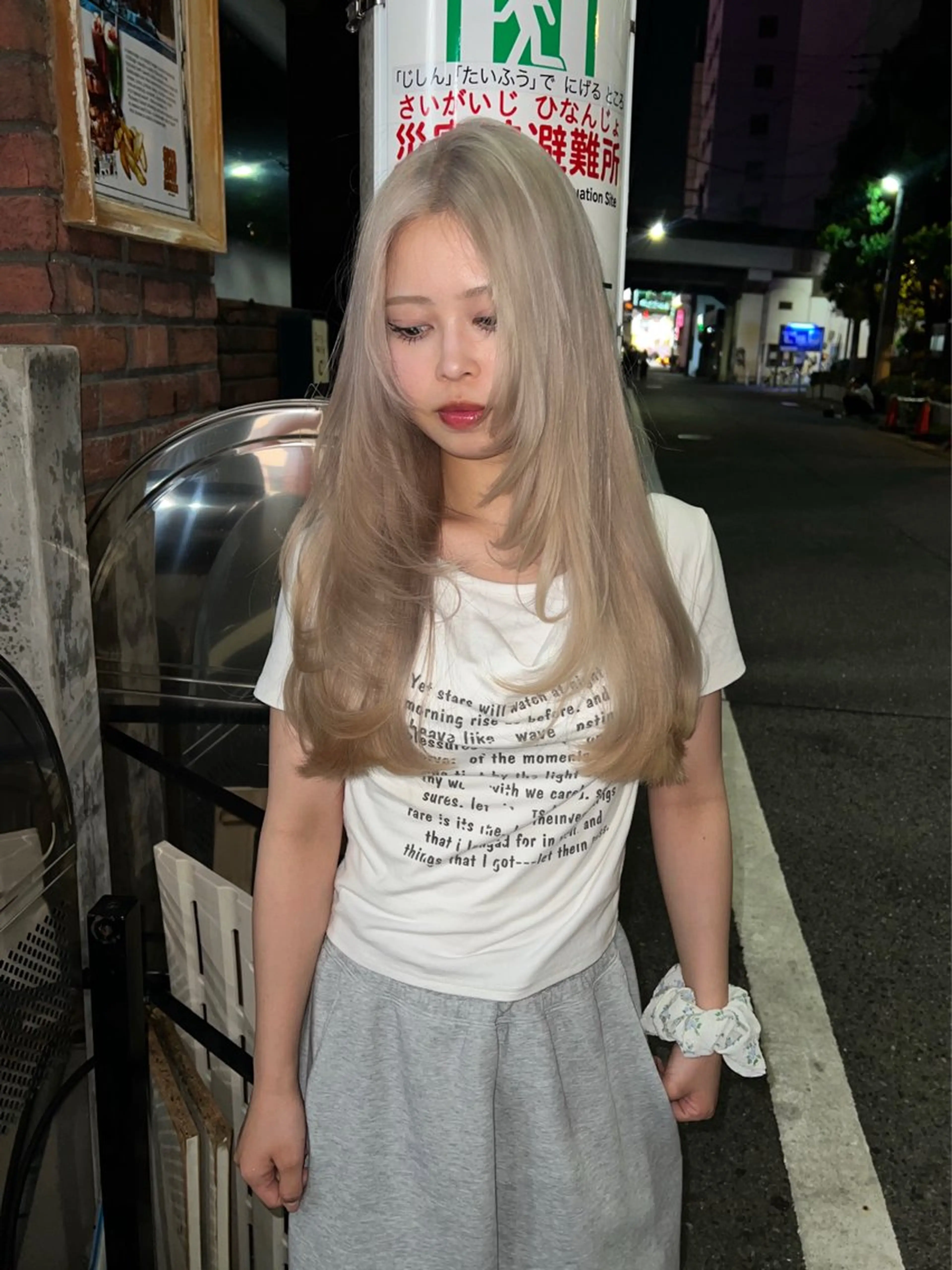 ロング カラー カット ヘアカラー トリートメント 室屋 鈴音のヘアスタイル