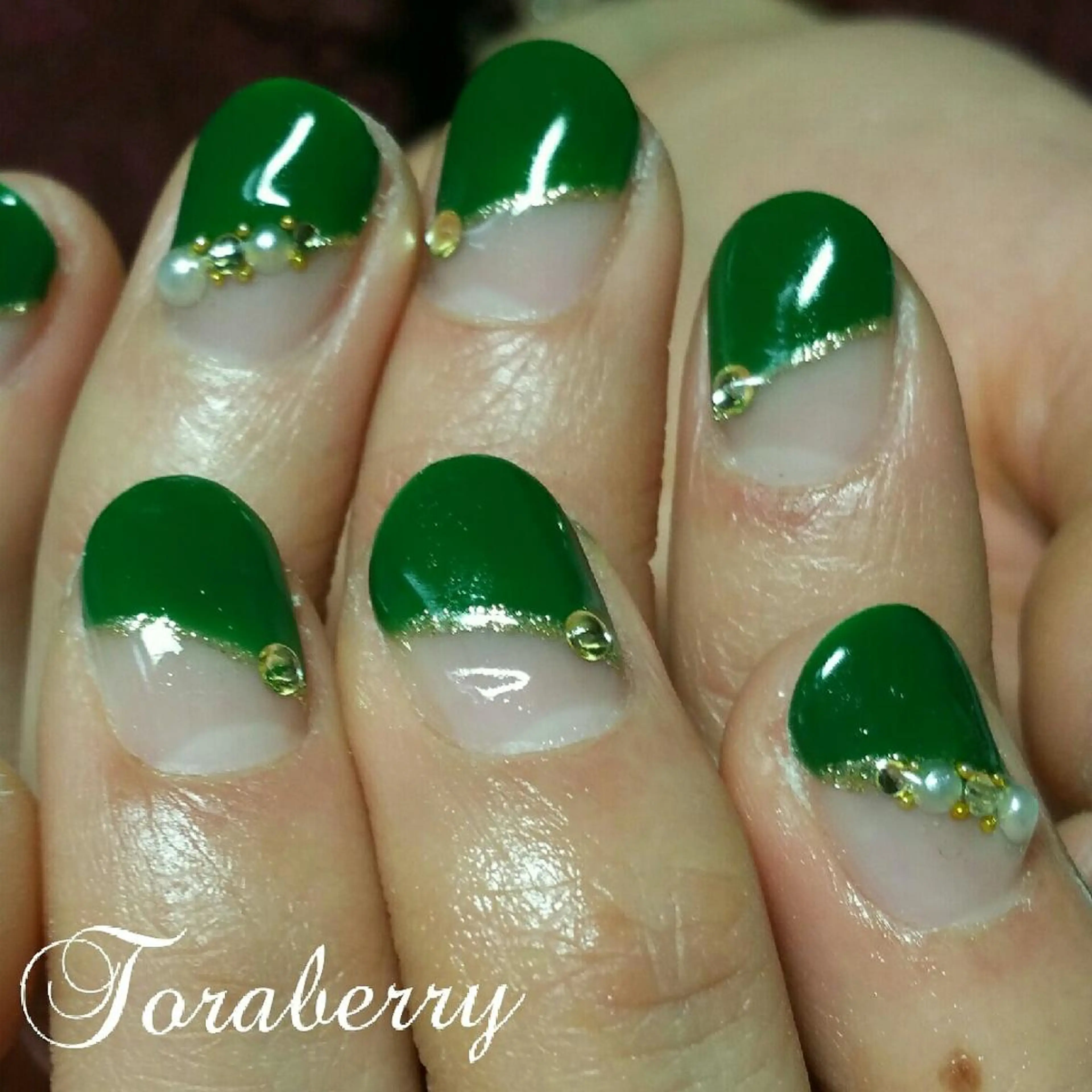 ネイル フレンチネイル 斜めフレンチ ネイリスト なつみのネイルデザイン