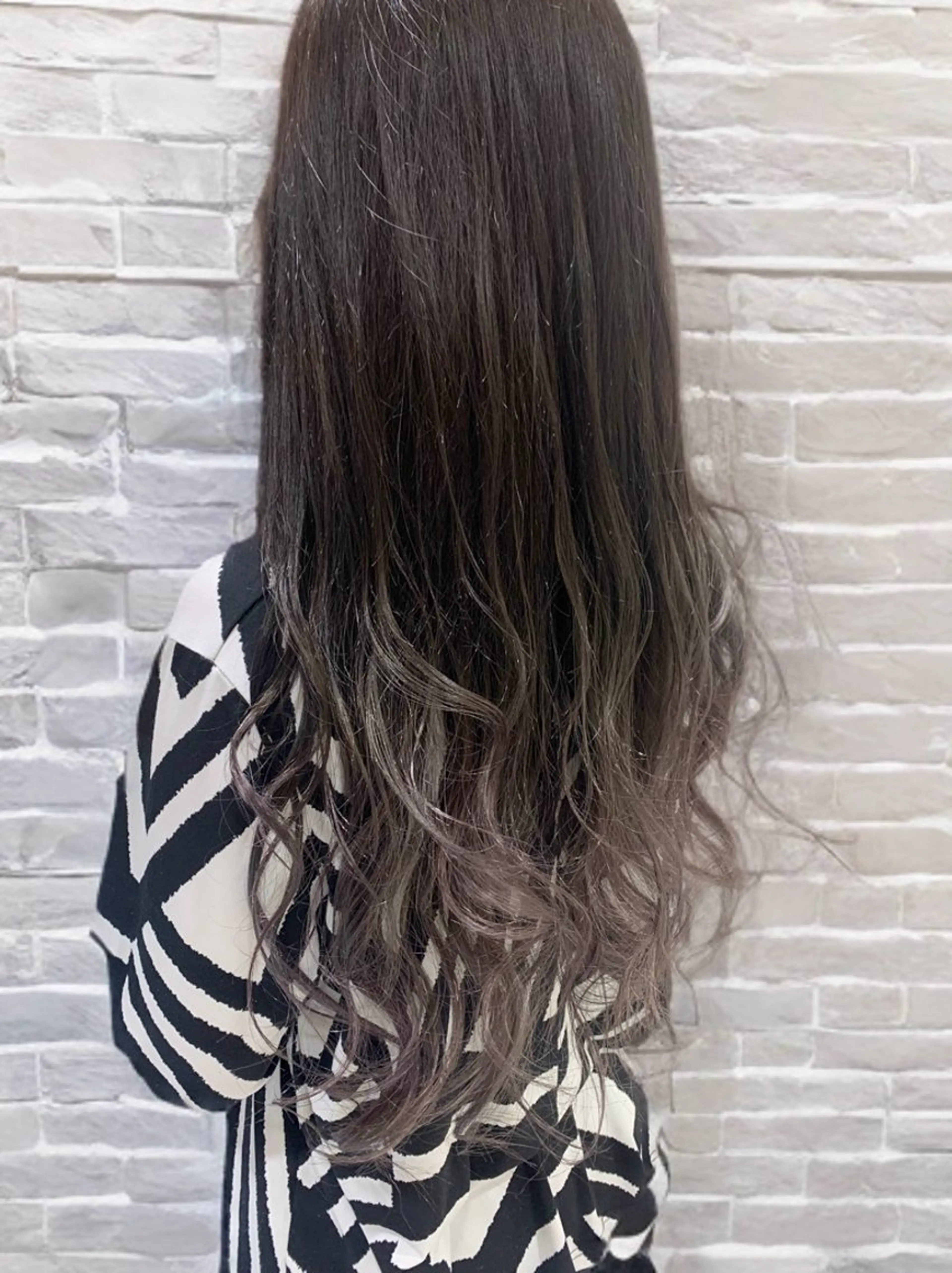 ロング カット ヘアカラー brace 立花のヘアスタイル