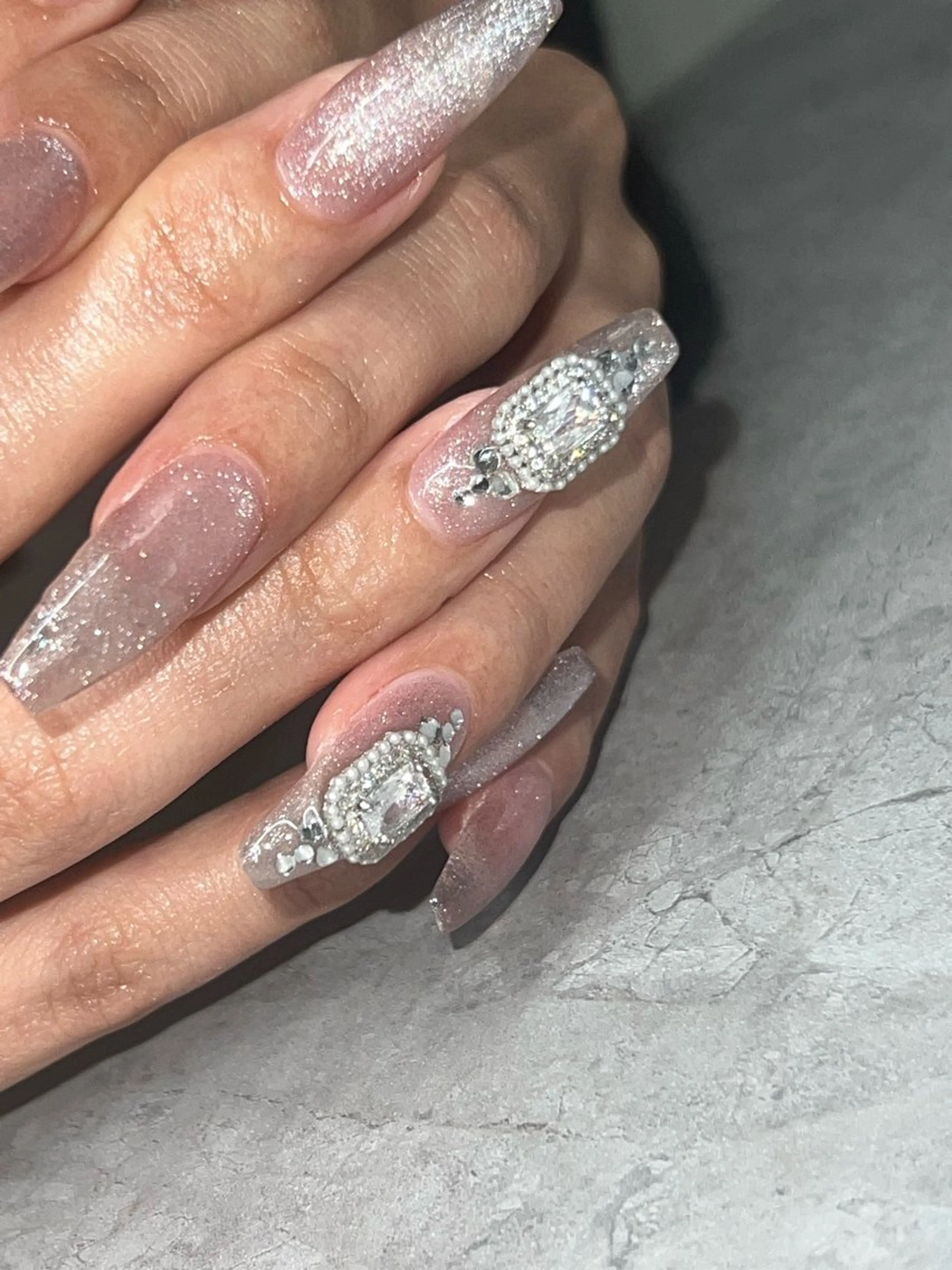 セミロング ONIKA Nail 青山通り店所属・ONIKA Nail 表参道A4徒歩2分のネイルデザイン