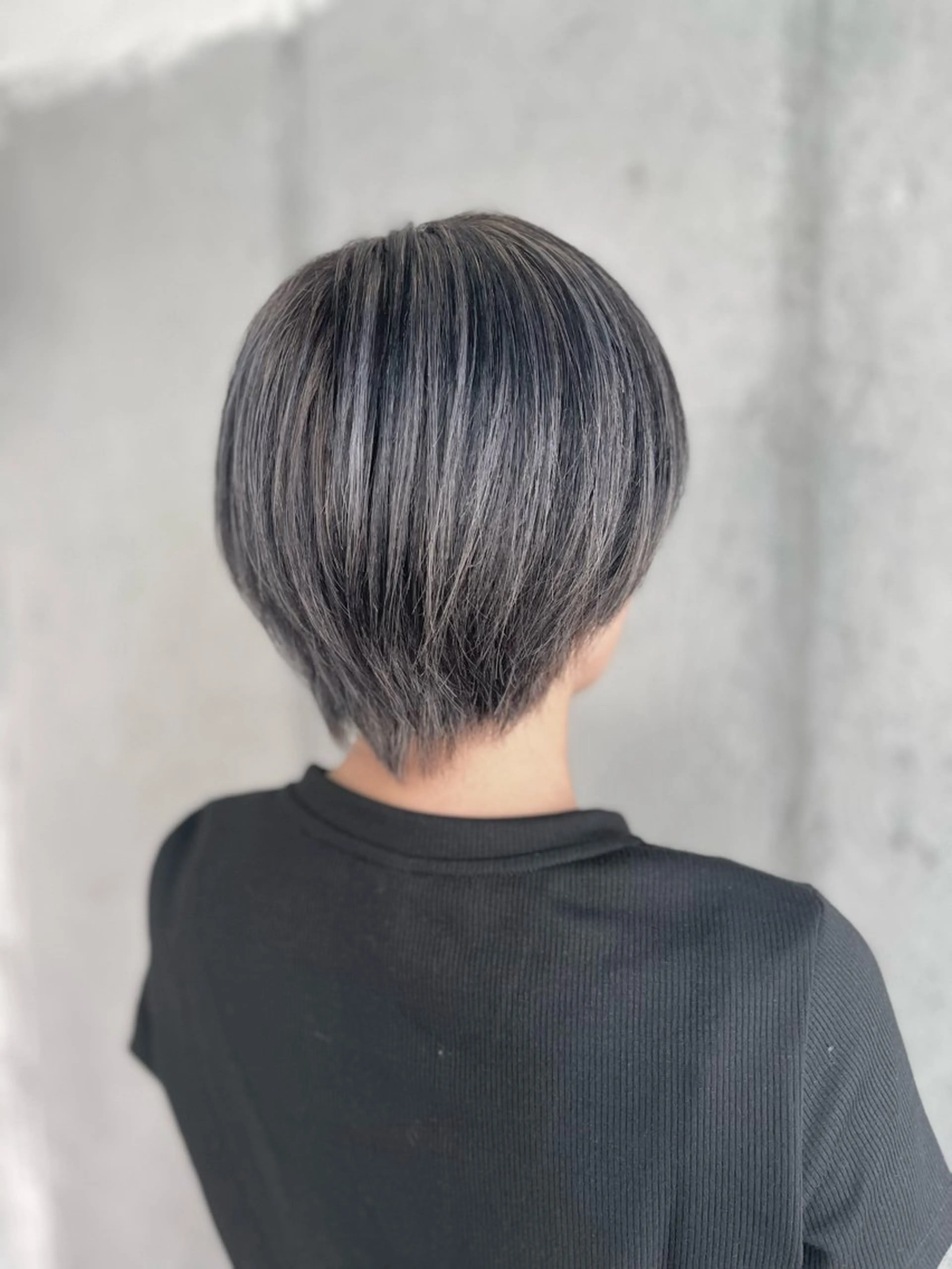 【白髪染め卒業🎓】極細白髪ぼかしハイライトカラーの写真