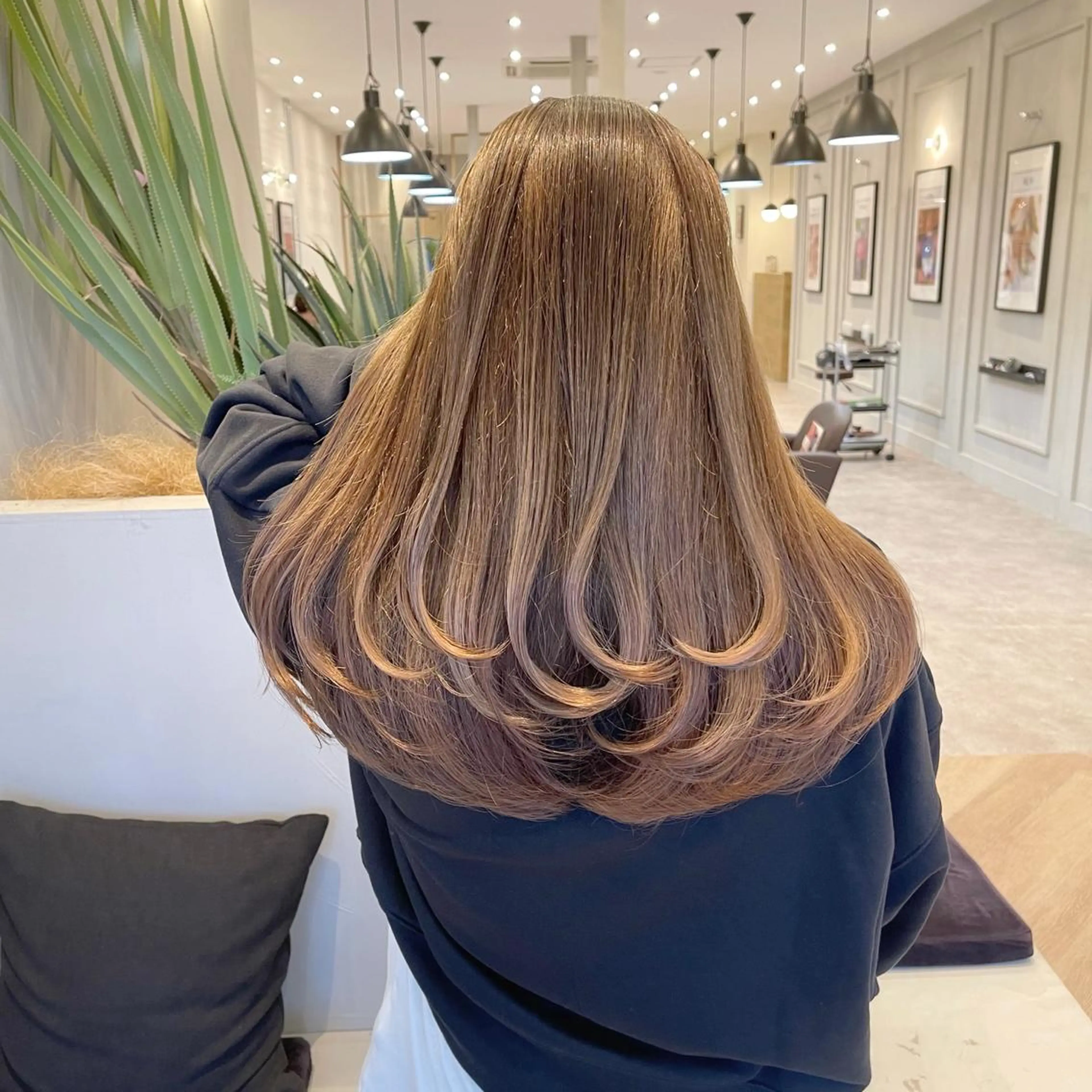 ミディアム カラー ヘアアレンジ ミディアムレイヤー レイヤーカット アンドウ ユウ/ レイヤーカット/韓国のヘアスタイル