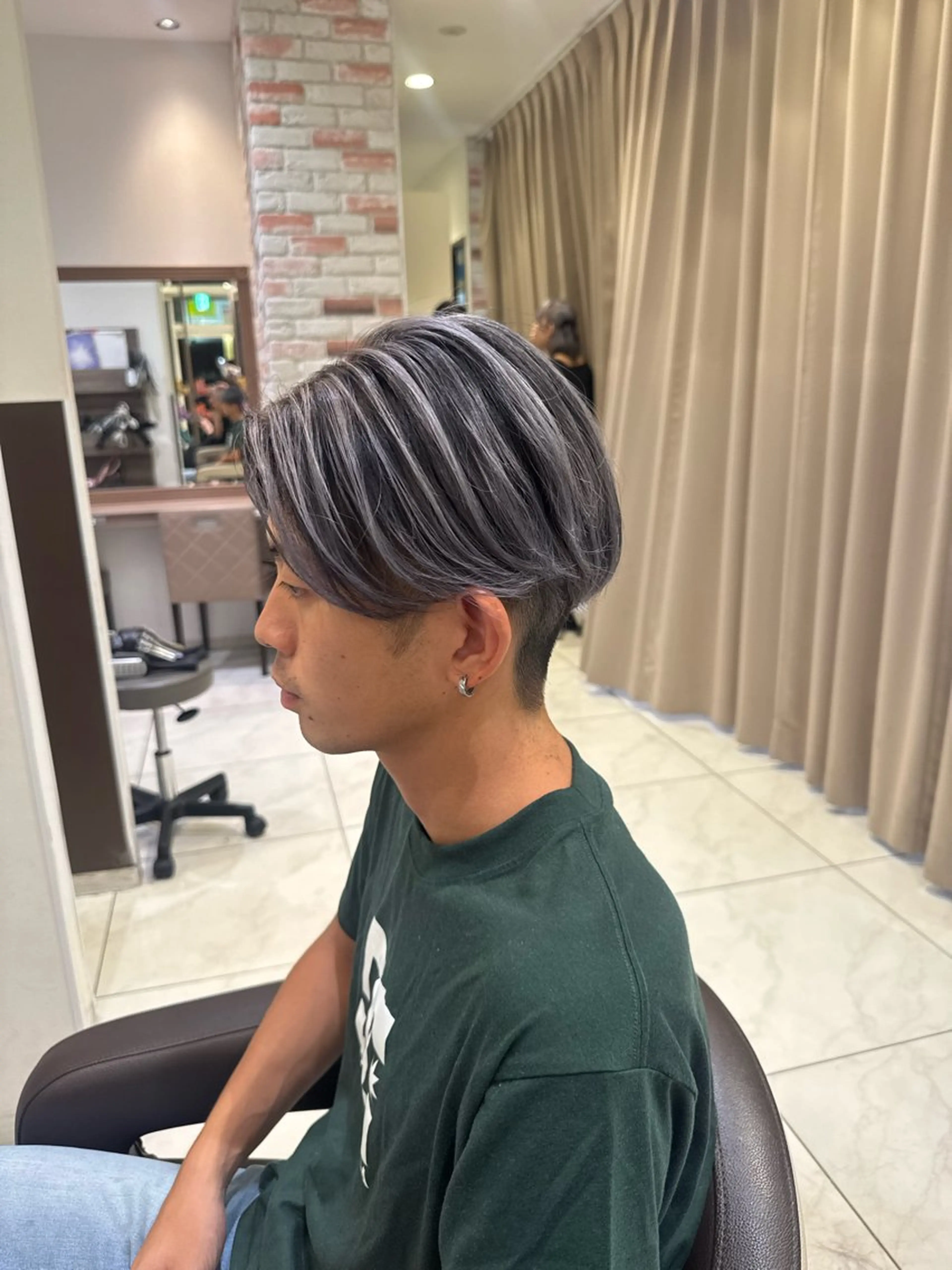 カラー メンズ メンズバレイヤージュ バレイヤージュ 菊池 遼/透明感 /韓国レイヤー/艶感のヘアスタイル