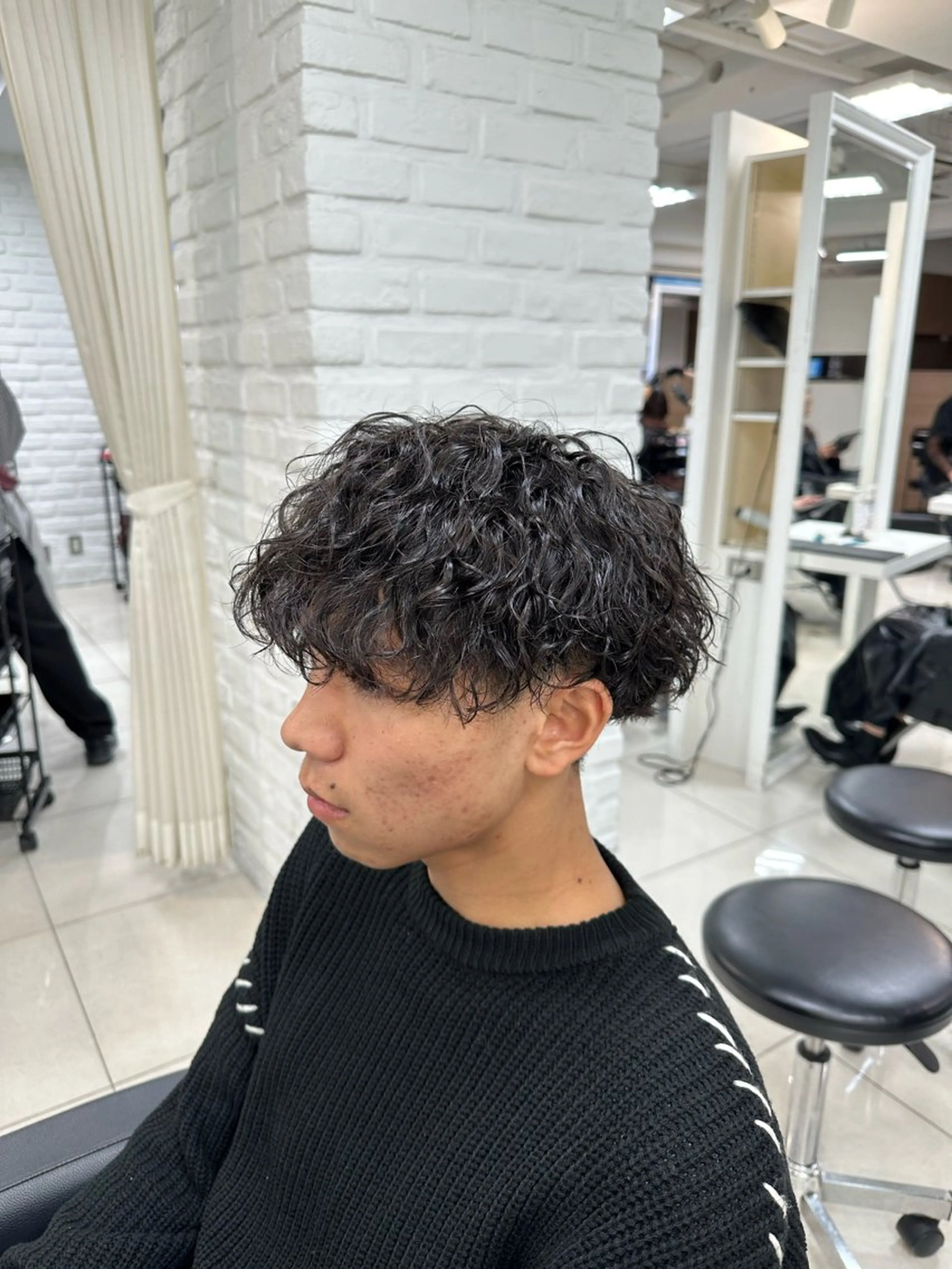 ショート パーマ メンズ メンズパーマ 波巻きパーマ 外国人風カラー カット パーマ トリートメント フェザーパーマ職人 🪶ryosukeのヘアスタイル