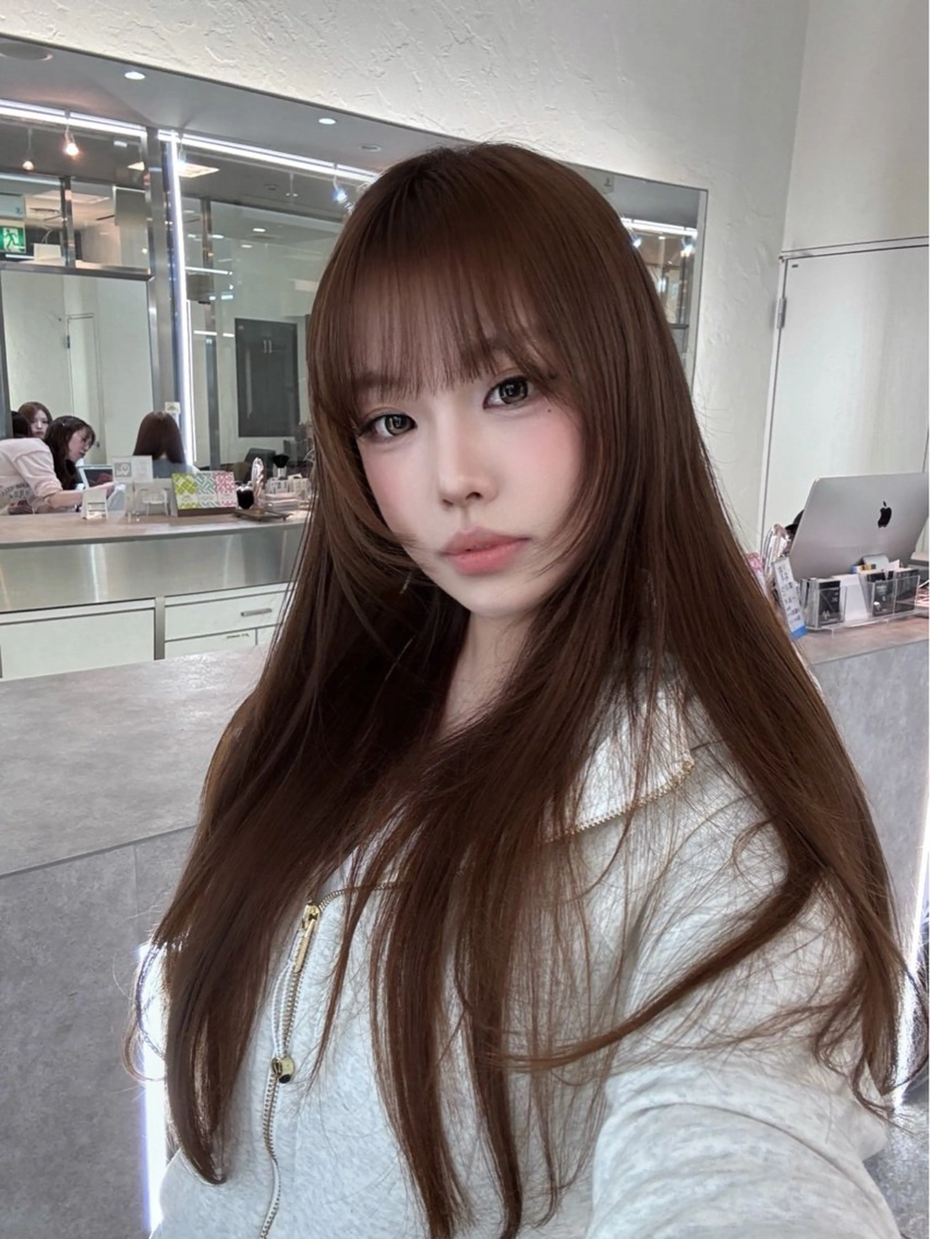 ロング カット ヘアカラー lift by mag所属・ユナ ナチュラル／透明感のヘアスタイル