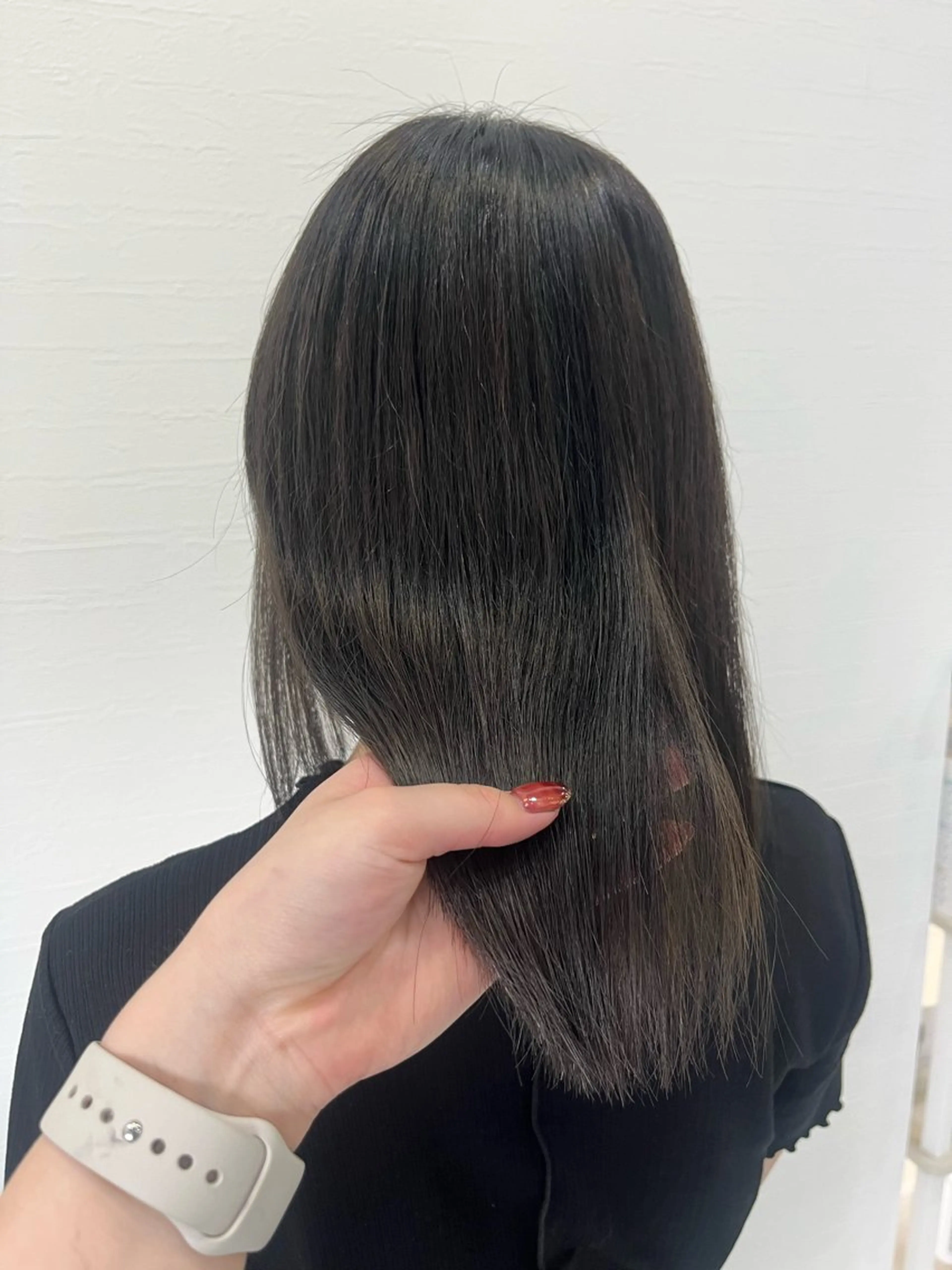 ミディアム カラー ベージュカラー 透明感カラー オリーブベージュ 宮本 楓のヘアスタイル