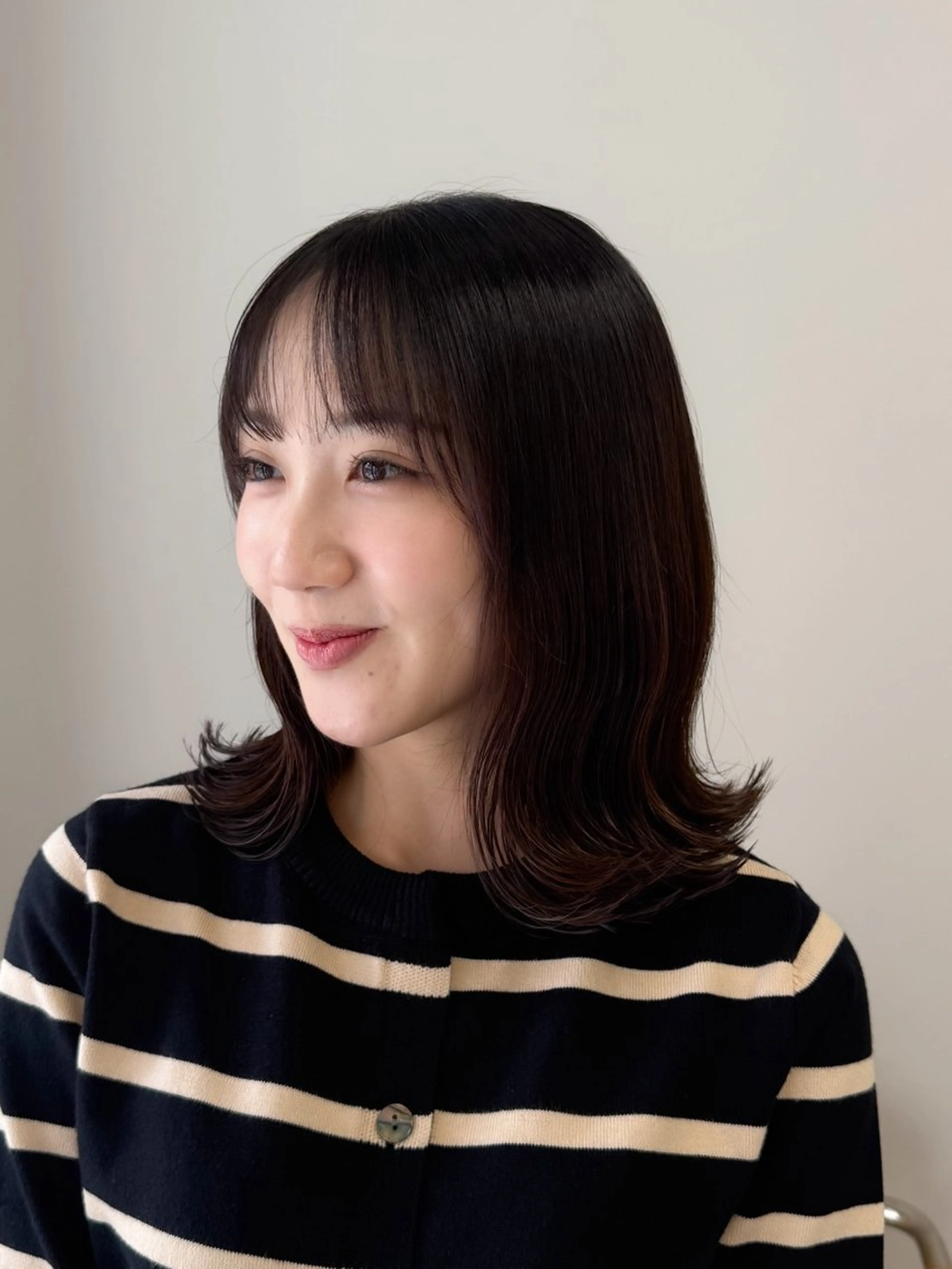 ミディアム カラー ヘアアレンジ ブリーチ ダブルカラー イヤリングカラー イルミナカラー ブリーチなしカラー 立川レイヤー 透明感カラーaoiのヘアスタイル