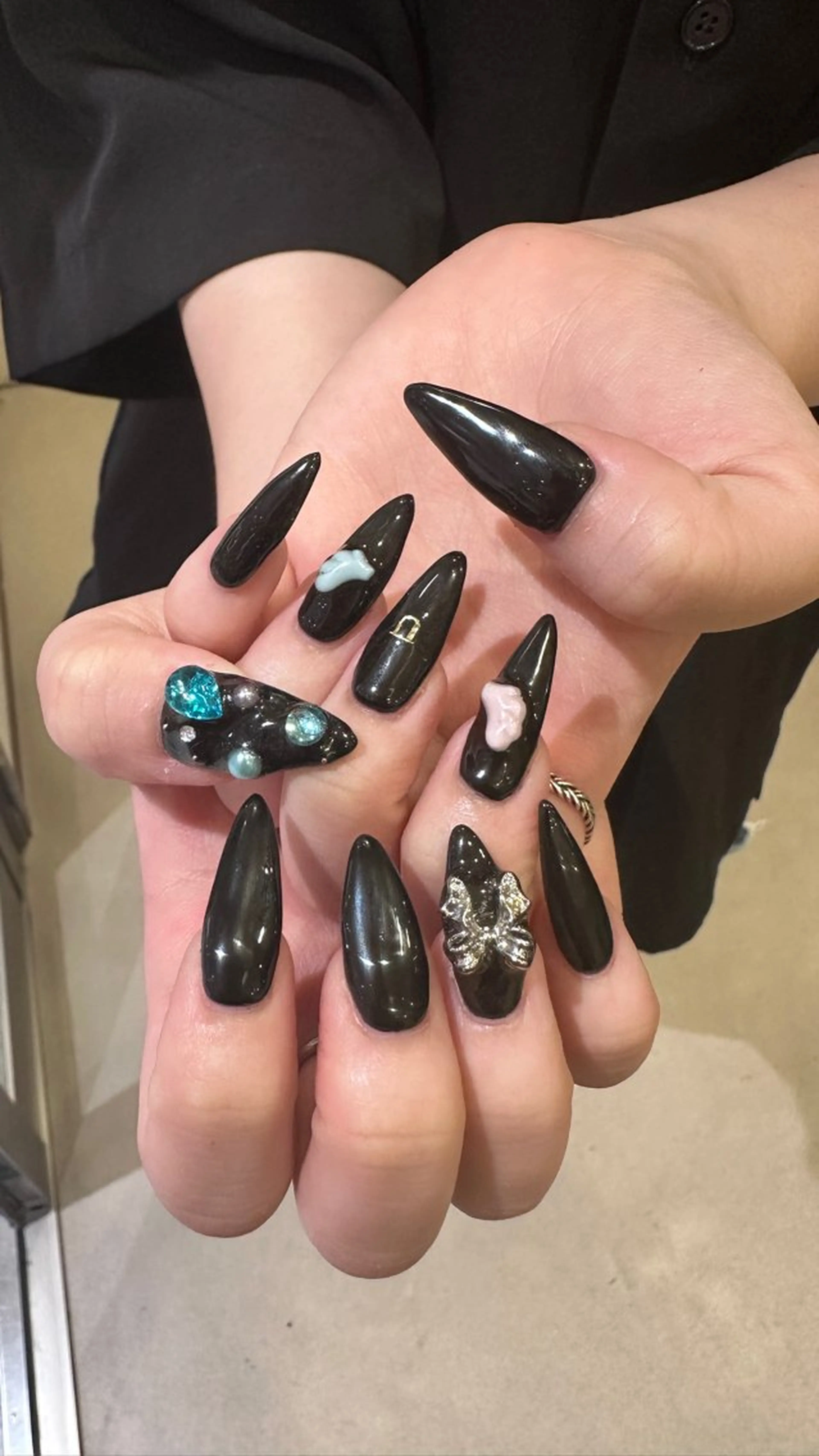 ネイル ハンドネイル 👽個性派ネイル🎀 komachiのヘアスタイル